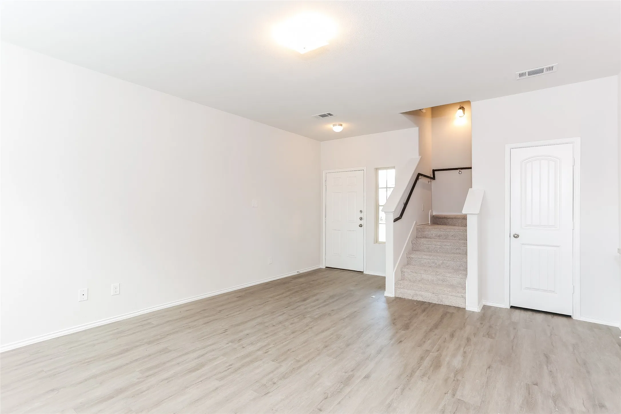 Single Family Residence For Rent in Tarrant County , 8212 Sycamore Brook Drive, Fort Worth, Texas 76123, 4 Bedroom, 3 Bathroom, 2 Garage spaces, 1,947 Sqft, built in 2022, mls#21388213, Real Estate Agent in Fort Worth, Homes For Rent in Tarrant county, Homes For Rent in Fort Worth, Realtor in Fort Worth Texas, Real Estate Brokerage Independent Realty Texas, Luminita Cordes Realtor