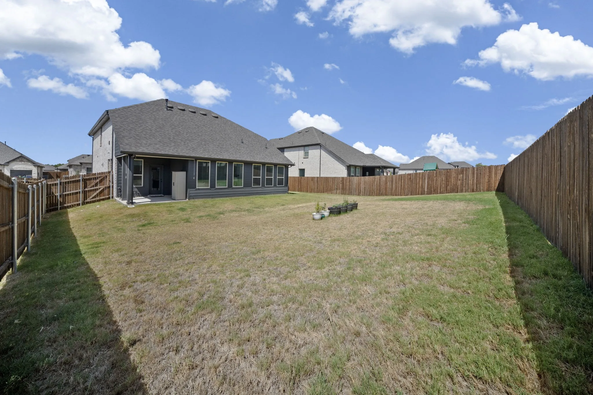 Single Family Residence For Sale in Ellis County , 412 Wabash Drive, Waxahachie, Texas 75167, 4 Bedroom, 3 Bathroom, 2 Garage spaces, 2,558 Sqft, built in 2025, mls#21388120, Real Estate Agent in Waxahachie, Homes For Sale in Ellis county, Homes For Sale in Waxahachie, Realtor in Waxahachie Texas, Real Estate Brokerage Independent Realty Texas, Luminita Cordes Realtor