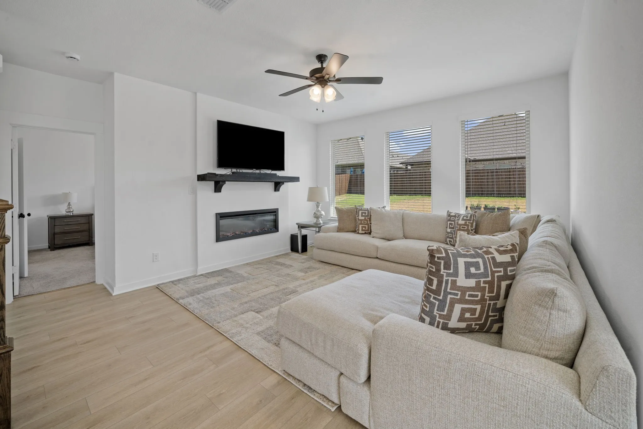 Single Family Residence For Sale in Ellis County , 412 Wabash Drive, Waxahachie, Texas 75167, 4 Bedroom, 3 Bathroom, 2 Garage spaces, 2,558 Sqft, built in 2025, mls#21388120, Real Estate Agent in Waxahachie, Homes For Sale in Ellis county, Homes For Sale in Waxahachie, Realtor in Waxahachie Texas, Real Estate Brokerage Independent Realty Texas, Luminita Cordes Realtor