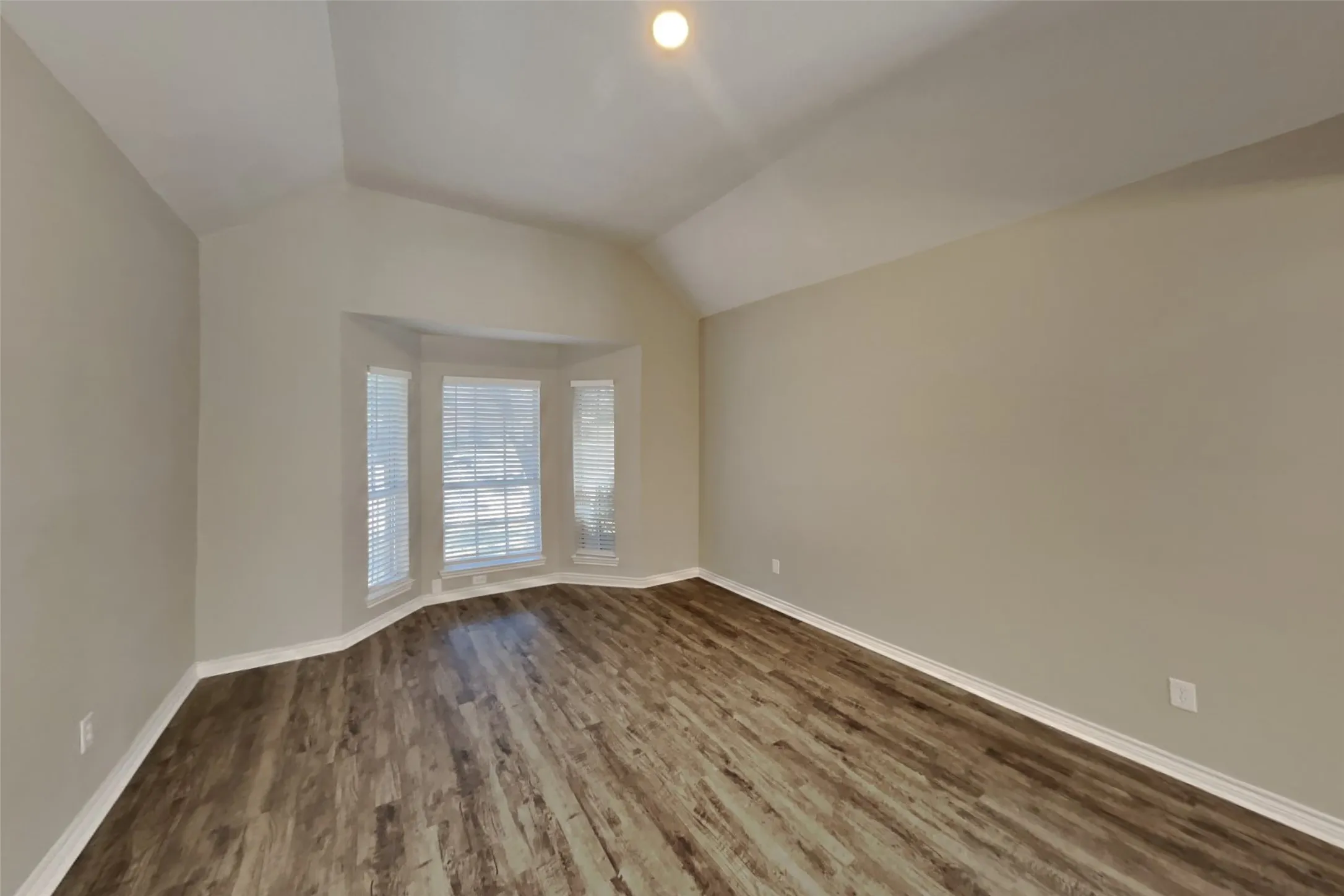 Single Family Residence For Rent in Denton County , 2725 Crepe Myrtle Drive, Flower Mound, Texas 75028, 4 Bedroom, 3 Bathroom, 2 Garage spaces, 2,878 Sqft, built in 1993, mls#21388204, Real Estate Agent in Flower Mound, Homes For Rent in Denton county, Homes For Rent in Flower Mound, Realtor in Flower Mound Texas, Real Estate Brokerage Independent Realty Texas, Luminita Cordes Realtor