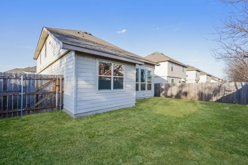 Single Family Residence For Rent in Tarrant County , 2713 Bear Oak Drive, Fort Worth, Texas 76123, 4 Bedroom, 3 Bathroom, 2 Garage spaces, 2,125 Sqft, built in 2022, mls#21388220, Real Estate Agent in Fort Worth, Homes For Rent in Tarrant county, Homes For Rent in Fort Worth, Realtor in Fort Worth Texas, Real Estate Brokerage Independent Realty Texas, Luminita Cordes Realtor