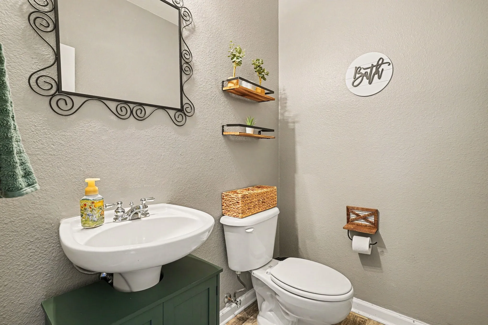 Single Family Residence For Sale in Tarrant County , 2515 Edgefield Trail, Mansfield, Texas 76063, 5 Bedroom, 4 Bathroom, 2 Garage spaces, 2,841 Sqft, built in 2002, mls#21386904, Real Estate Agent in Mansfield, Homes For Sale in Tarrant county, Homes For Sale in Mansfield, Realtor in Mansfield Texas, Real Estate Brokerage Independent Realty Texas, Luminita Cordes Realtor