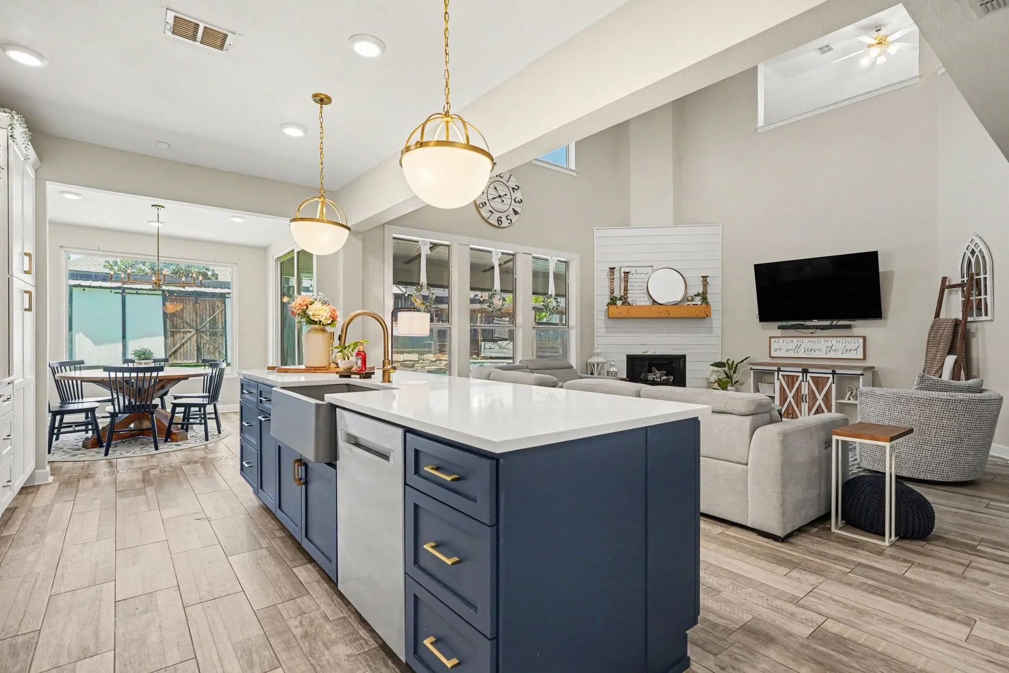 Single Family Residence For Sale in Tarrant County , 2515 Edgefield Trail, Mansfield, Texas 76063, 5 Bedroom, 4 Bathroom, 2 Garage spaces, 2,841 Sqft, built in 2002, mls#21386904, Real Estate Agent in Mansfield, Homes For Sale in Tarrant county, Homes For Sale in Mansfield, Realtor in Mansfield Texas, Real Estate Brokerage Independent Realty Texas, Luminita Cordes Realtor