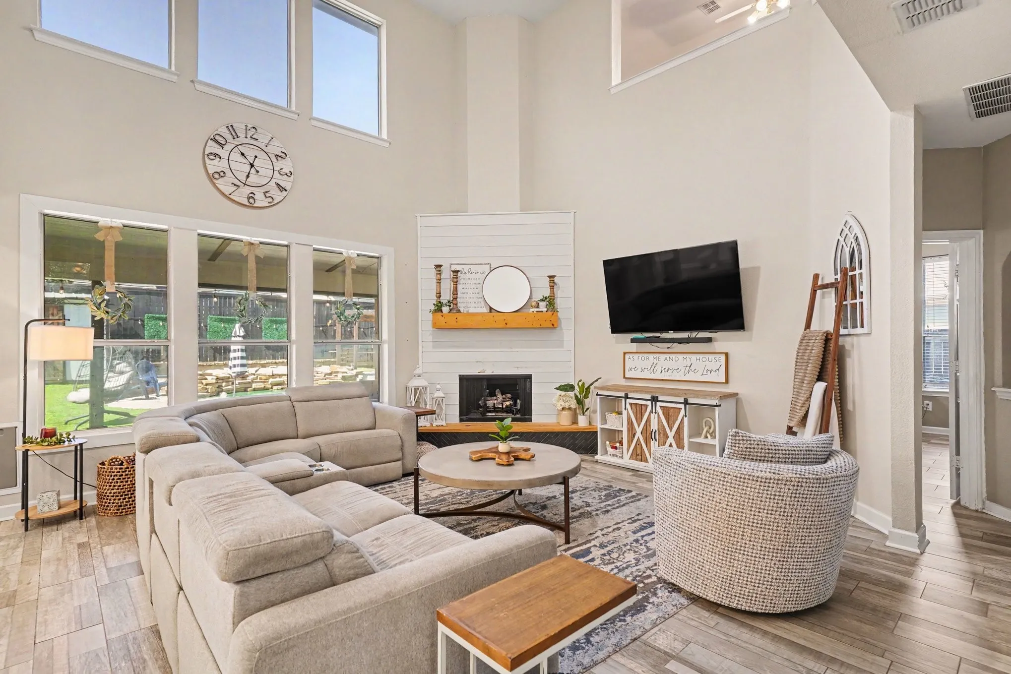 Single Family Residence For Sale in Tarrant County , 2515 Edgefield Trail, Mansfield, Texas 76063, 5 Bedroom, 4 Bathroom, 2 Garage spaces, 2,841 Sqft, built in 2002, mls#21386904, Real Estate Agent in Mansfield, Homes For Sale in Tarrant county, Homes For Sale in Mansfield, Realtor in Mansfield Texas, Real Estate Brokerage Independent Realty Texas, Luminita Cordes Realtor