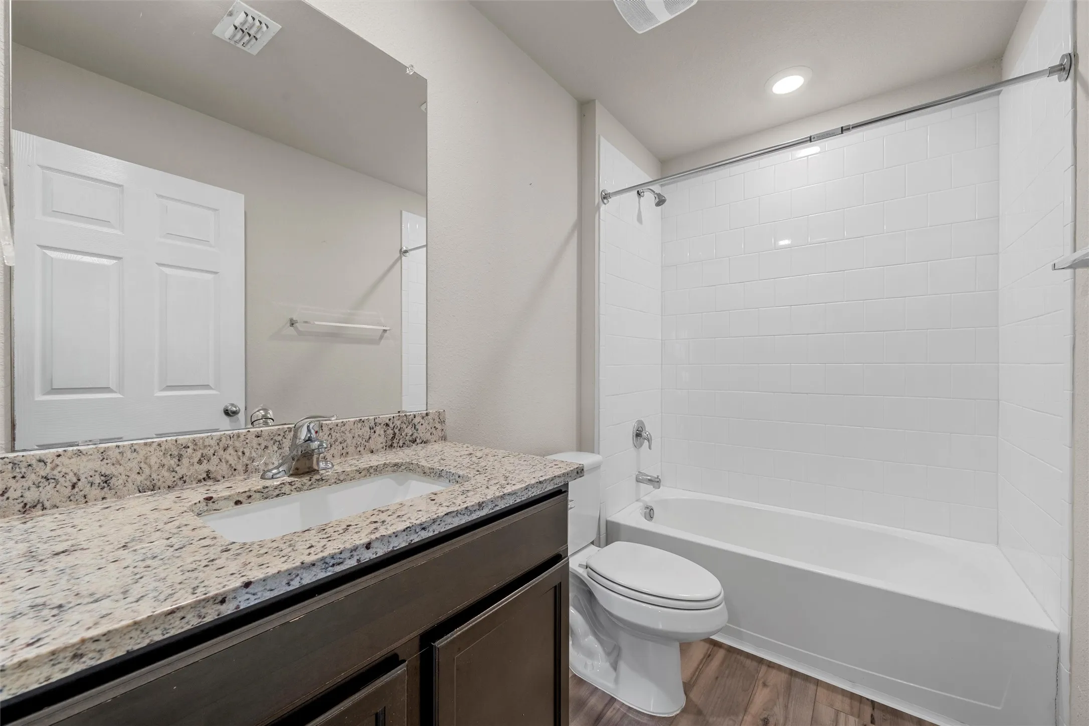 Single Family Residence For Sale in Mc Lennan County , 7100 Guadalupe Road, Waco, Texas 76633, 3 Bedroom, 2 Bathroom, 2 Garage spaces, 1,229 Sqft, built in 2022, mls#21387686, Real Estate Agent in Waco, Homes For Sale in Mc Lennan county, Homes For Sale in Waco, Realtor in Waco Texas, Real Estate Brokerage Independent Realty Texas, Luminita Cordes Realtor