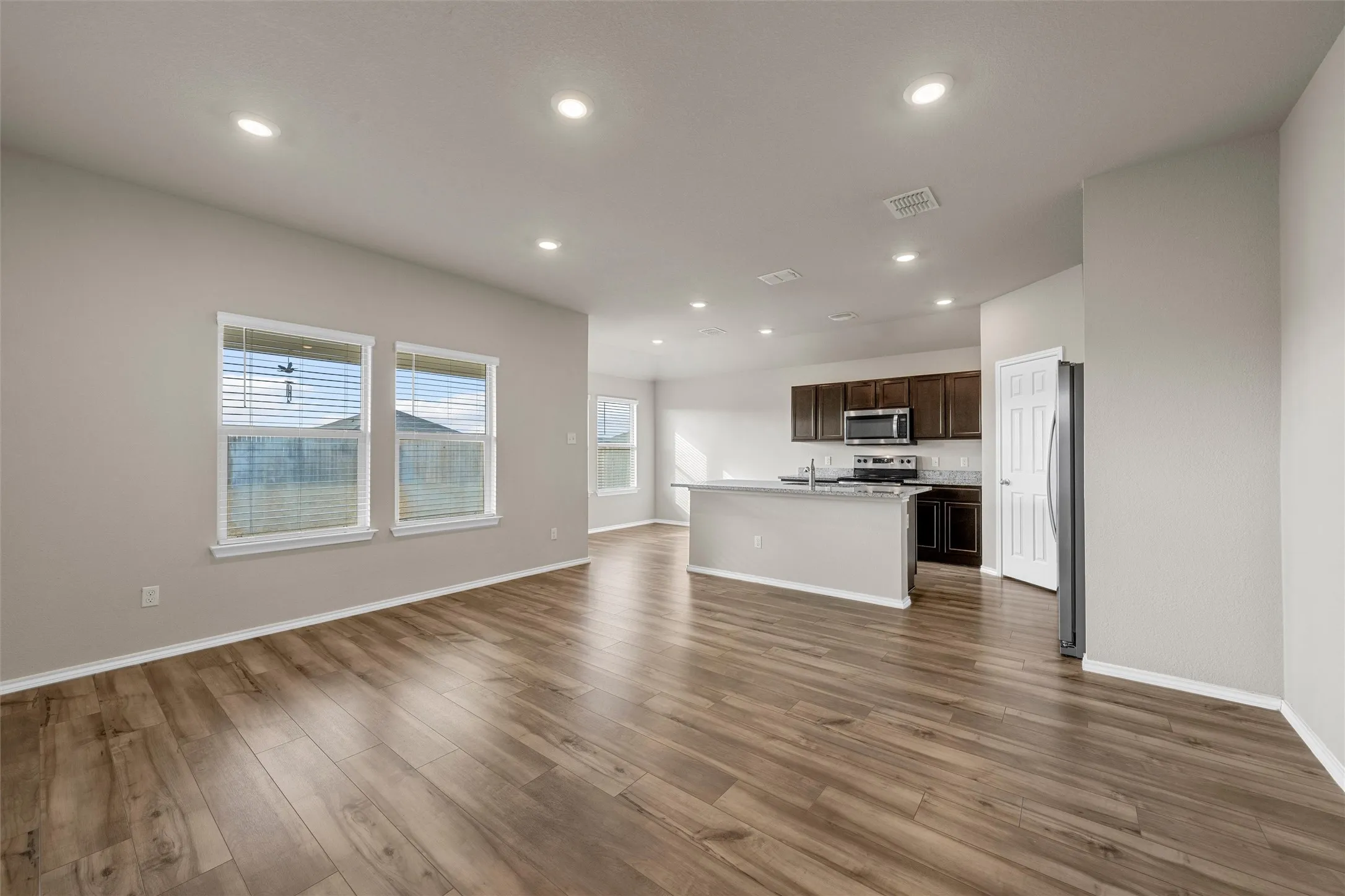 Single Family Residence For Sale in Mc Lennan County , 7100 Guadalupe Road, Waco, Texas 76633, 3 Bedroom, 2 Bathroom, 2 Garage spaces, 1,229 Sqft, built in 2022, mls#21387686, Real Estate Agent in Waco, Homes For Sale in Mc Lennan county, Homes For Sale in Waco, Realtor in Waco Texas, Real Estate Brokerage Independent Realty Texas, Luminita Cordes Realtor