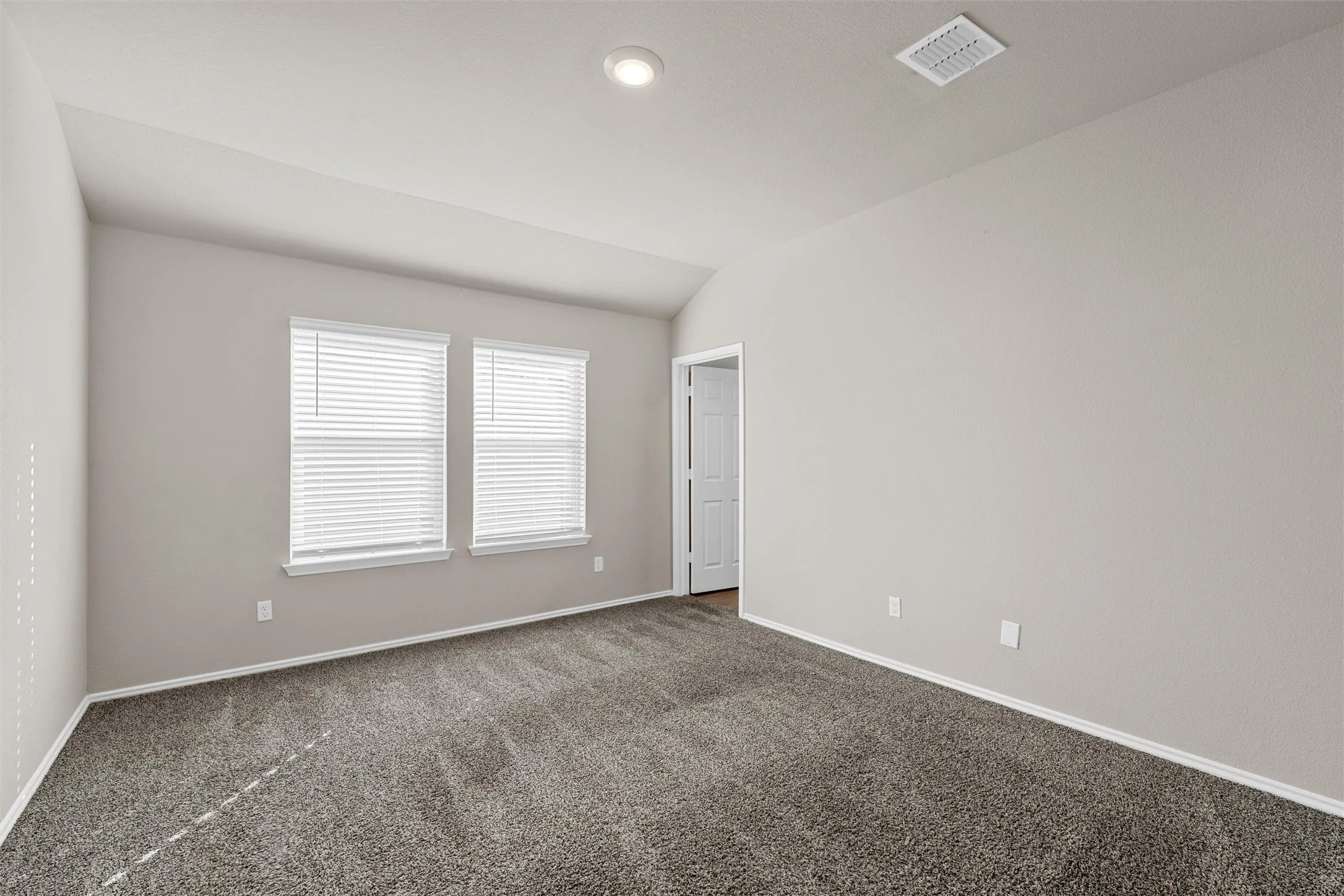 Single Family Residence For Sale in Mc Lennan County , 7100 Guadalupe Road, Waco, Texas 76633, 3 Bedroom, 2 Bathroom, 2 Garage spaces, 1,229 Sqft, built in 2022, mls#21387686, Real Estate Agent in Waco, Homes For Sale in Mc Lennan county, Homes For Sale in Waco, Realtor in Waco Texas, Real Estate Brokerage Independent Realty Texas, Luminita Cordes Realtor