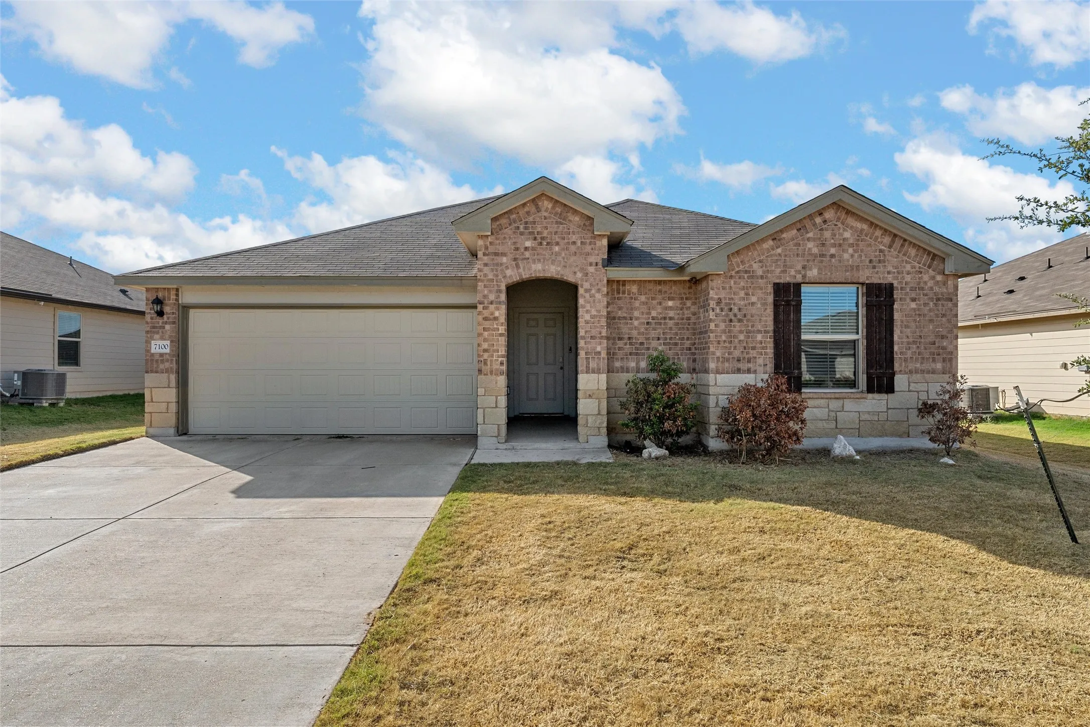 Single Family Residence For Sale in Mc Lennan County , 7100 Guadalupe Road, Waco, Texas 76633, 3 Bedroom, 2 Bathroom, 2 Garage spaces, 1,229 Sqft, built in 2022, mls#21387686, Real Estate Agent in Waco, Homes For Sale in Mc Lennan county, Homes For Sale in Waco, Realtor in Waco Texas, Real Estate Brokerage Independent Realty Texas, Luminita Cordes Realtor