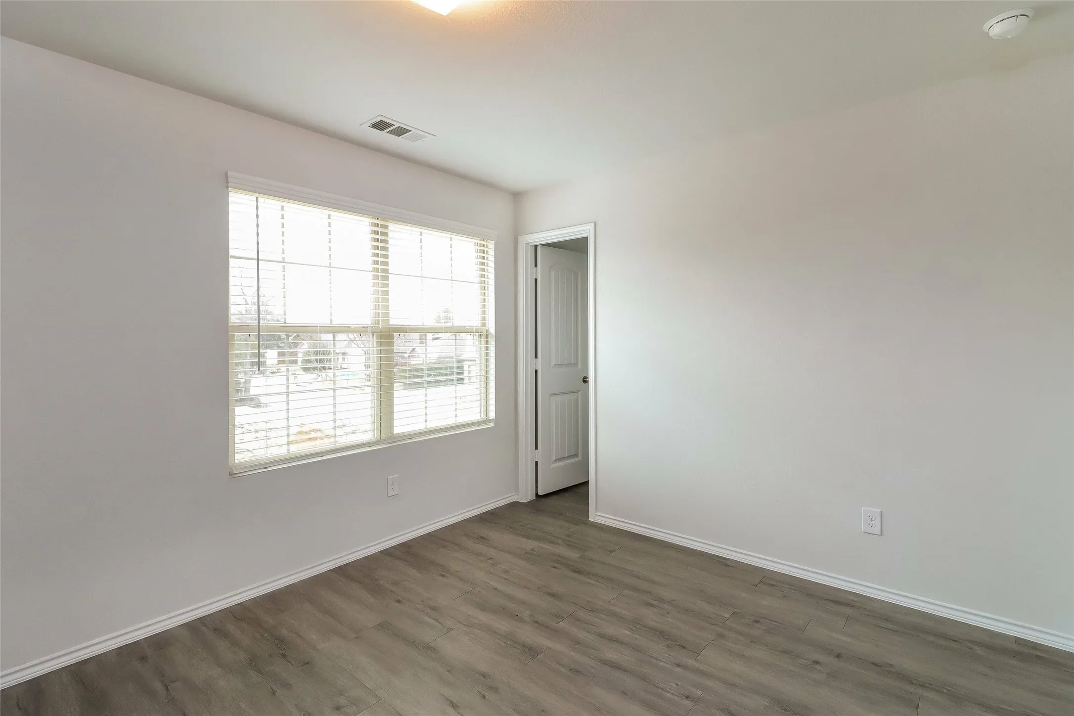 Single Family Residence For Rent in Tarrant County , 8312 Yaupon Holly Trail, Fort Worth, Texas 76123, 4 Bedroom, 3 Bathroom, 2 Garage spaces, 2,125 Sqft, built in 2022, mls#21388225, Real Estate Agent in Fort Worth, Homes For Rent in Tarrant county, Homes For Rent in Fort Worth, Realtor in Fort Worth Texas, Real Estate Brokerage Independent Realty Texas, Luminita Cordes Realtor