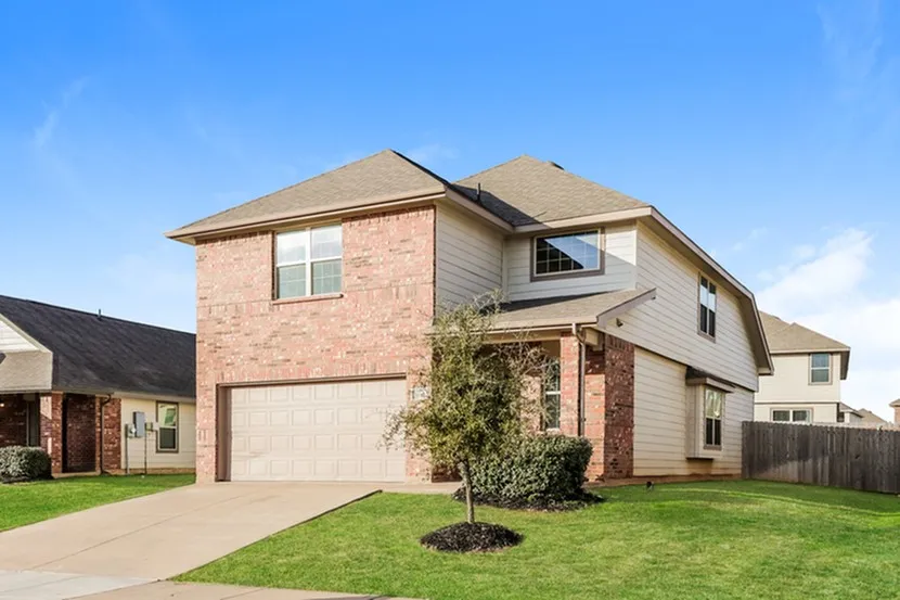Single Family Residence For Rent in Tarrant County , 8312 Yaupon Holly Trail, Fort Worth, Texas 76123, 4 Bedroom, 3 Bathroom, 2 Garage spaces, 2,125 Sqft, built in 2022, mls#21388225, Real Estate Agent in Fort Worth, Homes For Rent in Tarrant county, Homes For Rent in Fort Worth, Realtor in Fort Worth Texas, Real Estate Brokerage Independent Realty Texas, Luminita Cordes Realtor
