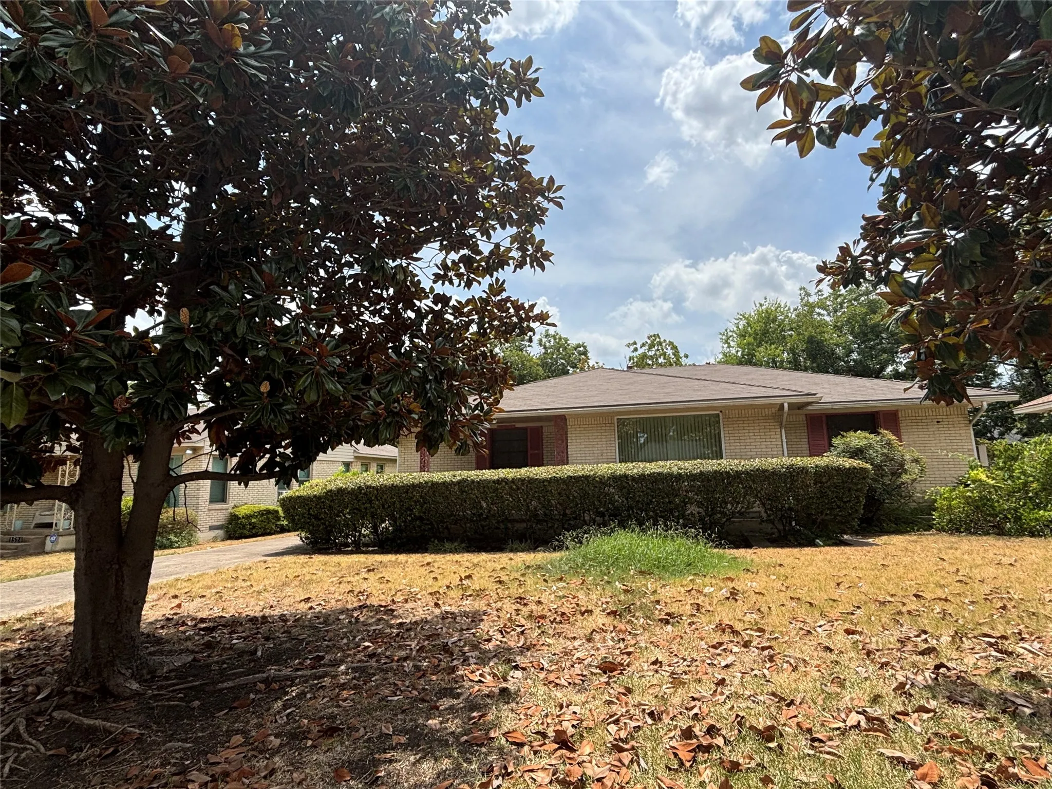 Single Family Residence For Sale in Dallas County , 1520 Sutter Street, Dallas, Texas 75216, 3 Bedroom, 2 Bathroom, 2 Garage spaces, 1,423 Sqft, built in 1950, mls#21388210, Real Estate Agent in Dallas, Homes For Sale in Dallas county, Homes For Sale in Dallas, Realtor in Dallas Texas, Real Estate Brokerage Independent Realty Texas, Luminita Cordes Realtor