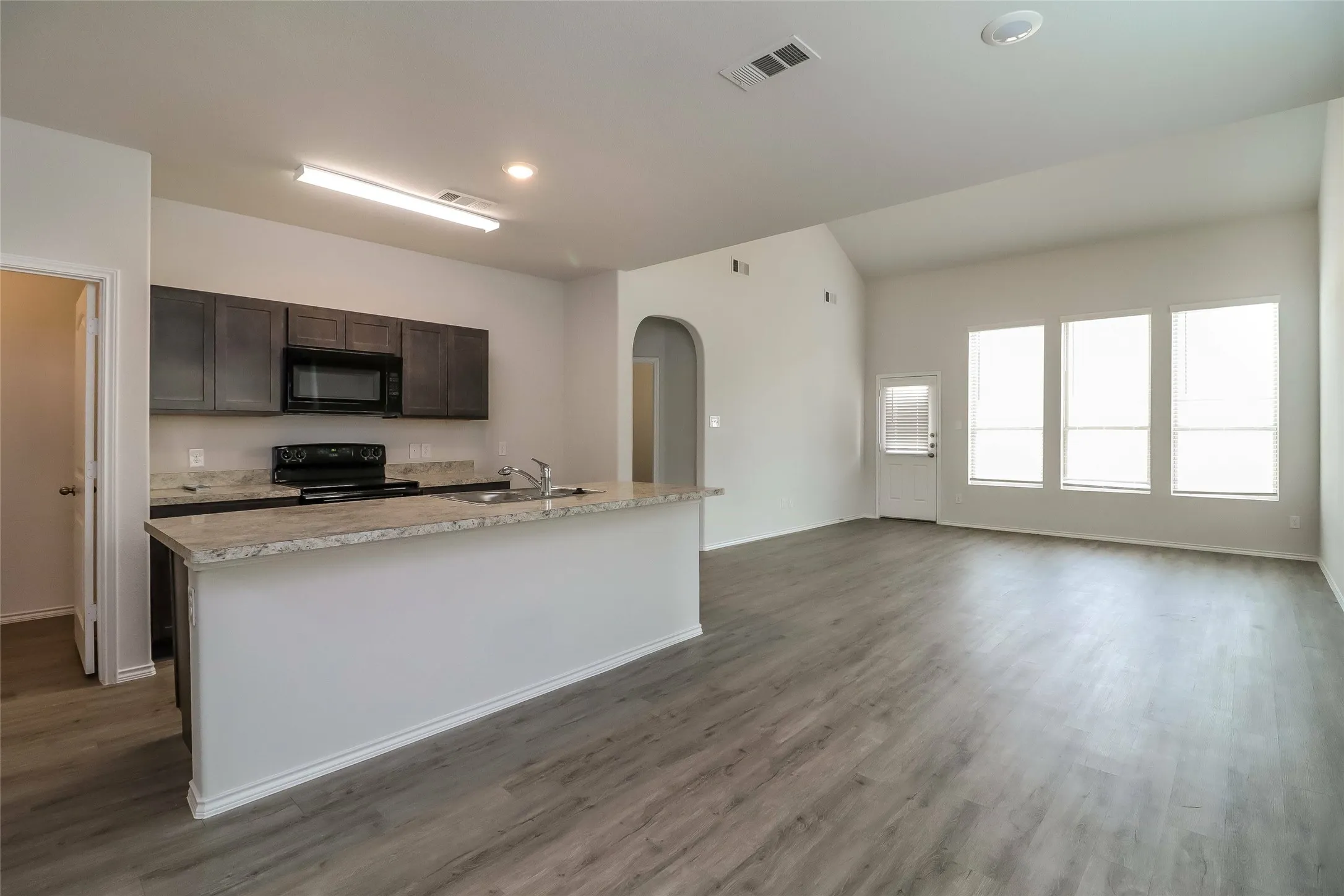 Single Family Residence For Rent in Tarrant County , 8328 Yaupon Holly Trail, Fort Worth, Texas 76123, 4 Bedroom, 3 Bathroom, 2 Garage spaces, 2,125 Sqft, built in 2022, mls#21388234, Real Estate Agent in Fort Worth, Homes For Rent in Tarrant county, Homes For Rent in Fort Worth, Realtor in Fort Worth Texas, Real Estate Brokerage Independent Realty Texas, Luminita Cordes Realtor