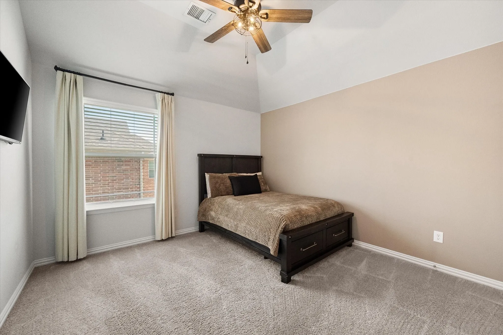 Single Family Residence For Sale in Tarrant County , 4401 De Bourgh Lane, Mansfield, Texas 76063, 5 Bedroom, 4 Bathroom, 2 Garage spaces, 3,667 Sqft, built in 2021, mls#21385072, Real Estate Agent in Mansfield, Homes For Sale in Tarrant county, Homes For Sale in Mansfield, Realtor in Mansfield Texas, Real Estate Brokerage Independent Realty Texas, Luminita Cordes Realtor