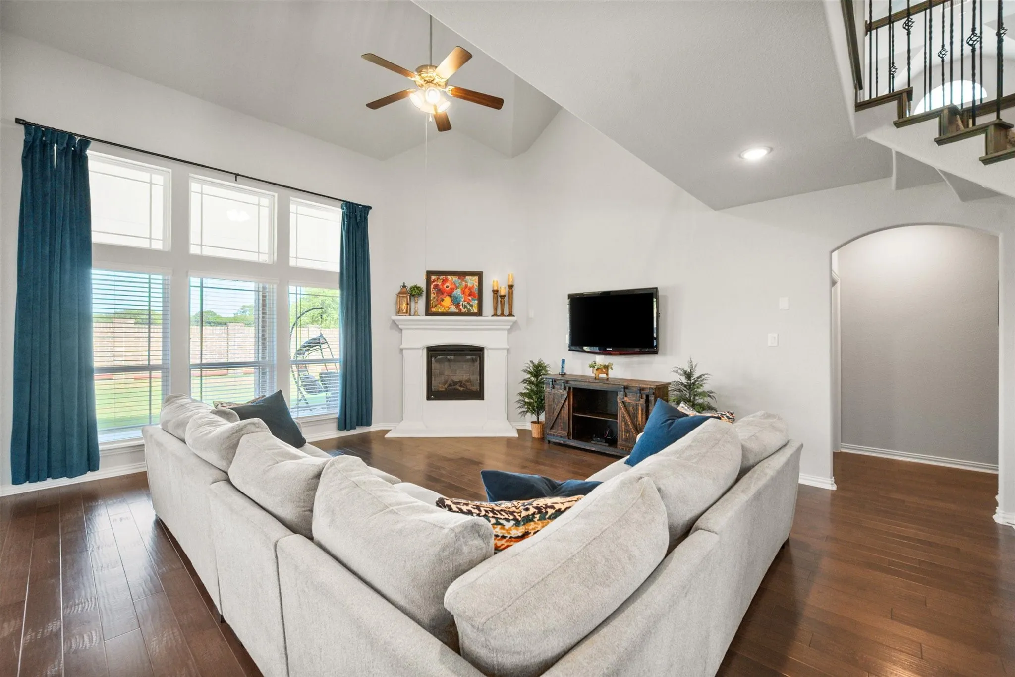 Single Family Residence For Sale in Tarrant County , 4401 De Bourgh Lane, Mansfield, Texas 76063, 5 Bedroom, 4 Bathroom, 2 Garage spaces, 3,667 Sqft, built in 2021, mls#21385072, Real Estate Agent in Mansfield, Homes For Sale in Tarrant county, Homes For Sale in Mansfield, Realtor in Mansfield Texas, Real Estate Brokerage Independent Realty Texas, Luminita Cordes Realtor