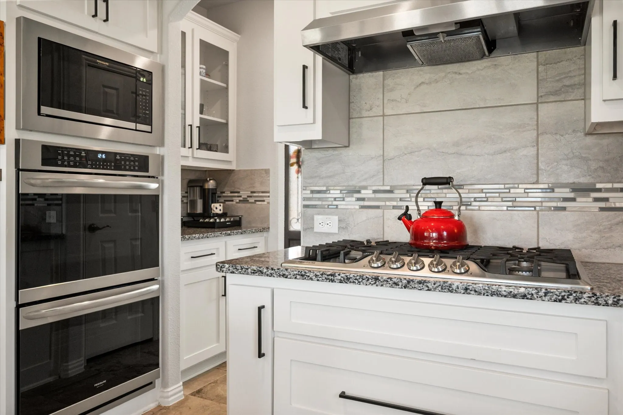 Single Family Residence For Sale in Tarrant County , 4401 De Bourgh Lane, Mansfield, Texas 76063, 5 Bedroom, 4 Bathroom, 2 Garage spaces, 3,667 Sqft, built in 2021, mls#21385072, Real Estate Agent in Mansfield, Homes For Sale in Tarrant county, Homes For Sale in Mansfield, Realtor in Mansfield Texas, Real Estate Brokerage Independent Realty Texas, Luminita Cordes Realtor