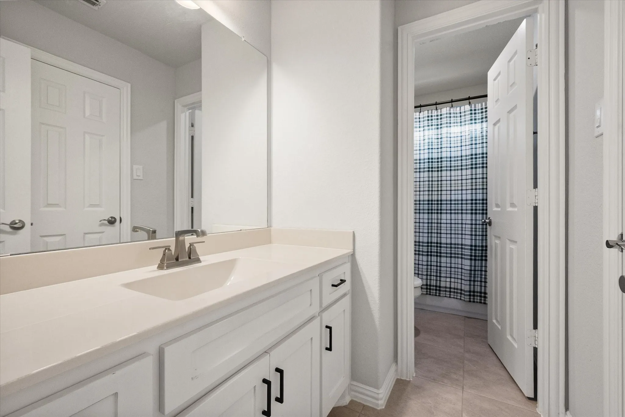 Single Family Residence For Sale in Tarrant County , 4401 De Bourgh Lane, Mansfield, Texas 76063, 5 Bedroom, 4 Bathroom, 2 Garage spaces, 3,667 Sqft, built in 2021, mls#21385072, Real Estate Agent in Mansfield, Homes For Sale in Tarrant county, Homes For Sale in Mansfield, Realtor in Mansfield Texas, Real Estate Brokerage Independent Realty Texas, Luminita Cordes Realtor