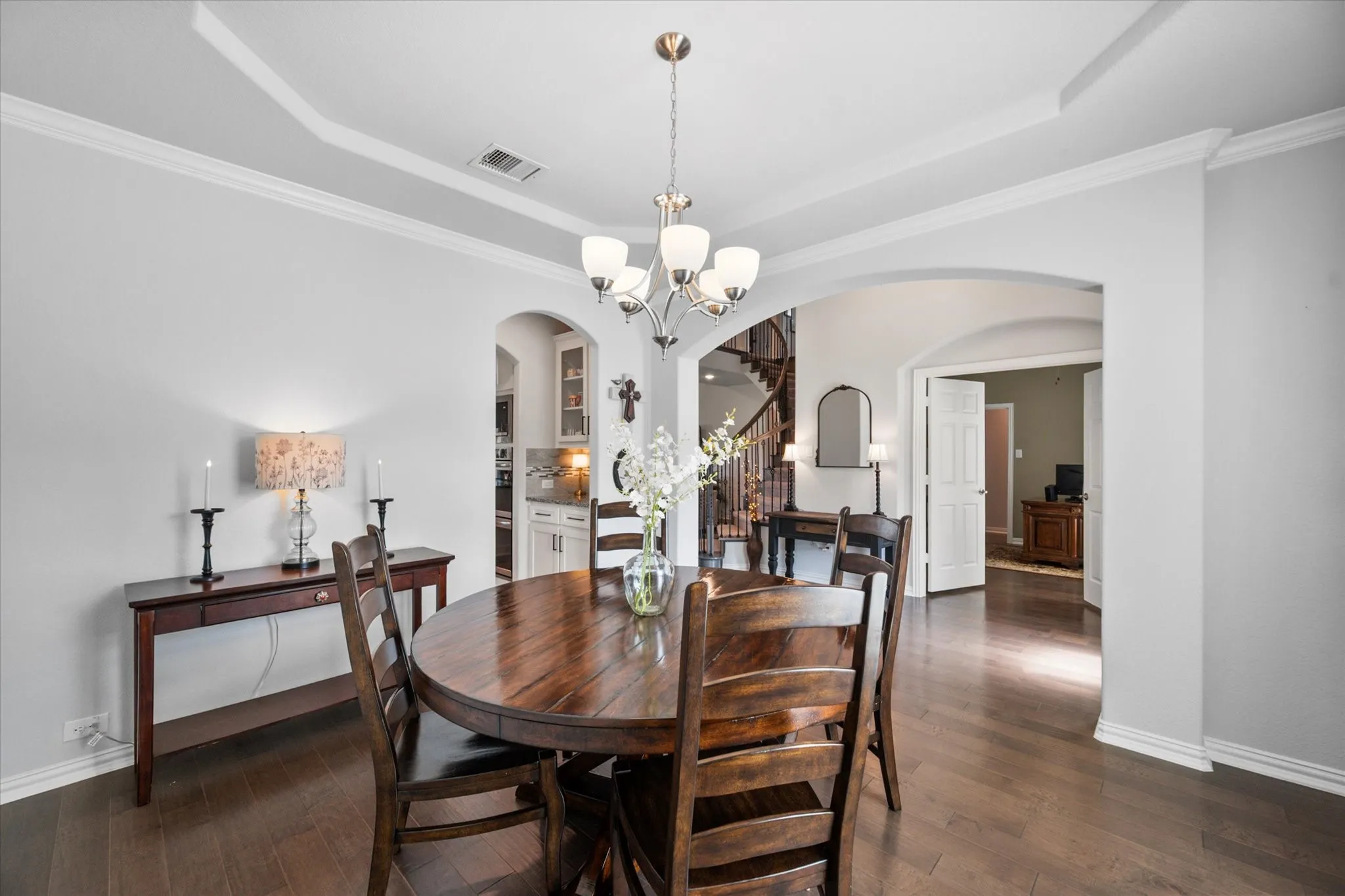 Single Family Residence For Sale in Tarrant County , 4401 De Bourgh Lane, Mansfield, Texas 76063, 5 Bedroom, 4 Bathroom, 2 Garage spaces, 3,667 Sqft, built in 2021, mls#21385072, Real Estate Agent in Mansfield, Homes For Sale in Tarrant county, Homes For Sale in Mansfield, Realtor in Mansfield Texas, Real Estate Brokerage Independent Realty Texas, Luminita Cordes Realtor