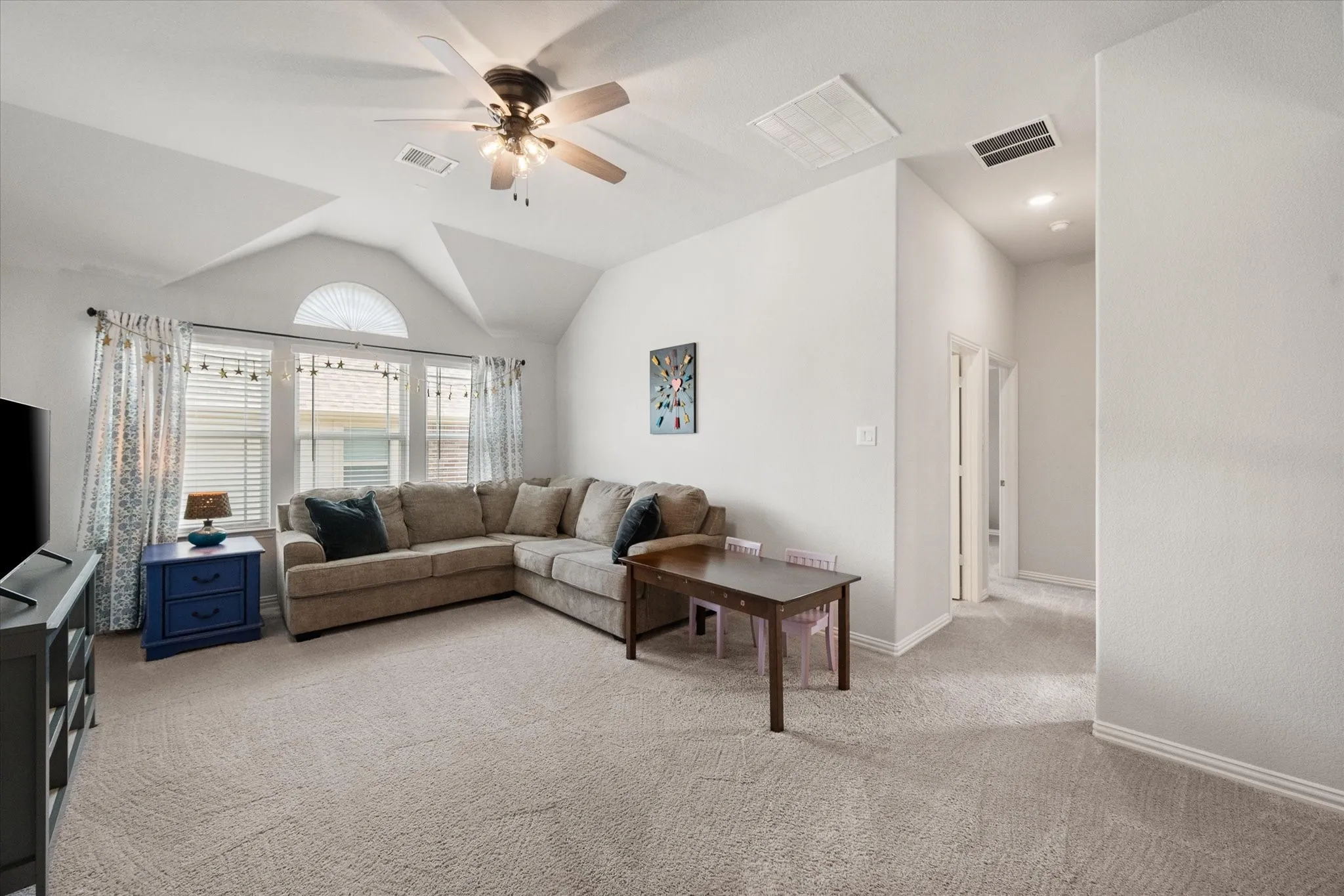Single Family Residence For Sale in Tarrant County , 4401 De Bourgh Lane, Mansfield, Texas 76063, 5 Bedroom, 4 Bathroom, 2 Garage spaces, 3,667 Sqft, built in 2021, mls#21385072, Real Estate Agent in Mansfield, Homes For Sale in Tarrant county, Homes For Sale in Mansfield, Realtor in Mansfield Texas, Real Estate Brokerage Independent Realty Texas, Luminita Cordes Realtor