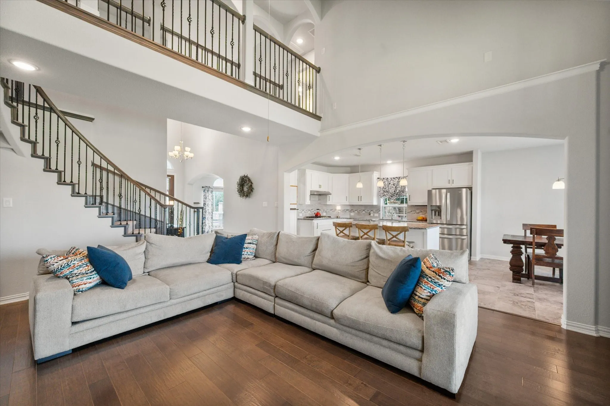 Single Family Residence For Sale in Tarrant County , 4401 De Bourgh Lane, Mansfield, Texas 76063, 5 Bedroom, 4 Bathroom, 2 Garage spaces, 3,667 Sqft, built in 2021, mls#21385072, Real Estate Agent in Mansfield, Homes For Sale in Tarrant county, Homes For Sale in Mansfield, Realtor in Mansfield Texas, Real Estate Brokerage Independent Realty Texas, Luminita Cordes Realtor
