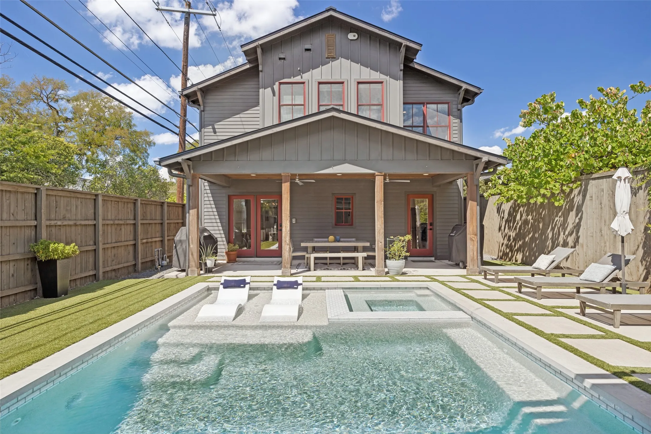 Single Family Residence For Sale in Dallas County , 8600 Forest Hills Boulevard, Dallas, Texas 75218, 3 Bedroom, 3 Bathroom, 2 Garage spaces, 2,564 Sqft, built in 2020, mls#21386519, Real Estate Agent in Dallas, Homes For Sale in Dallas county, Homes For Sale in Dallas, Realtor in Dallas Texas, Real Estate Brokerage Independent Realty Texas, Luminita Cordes Realtor