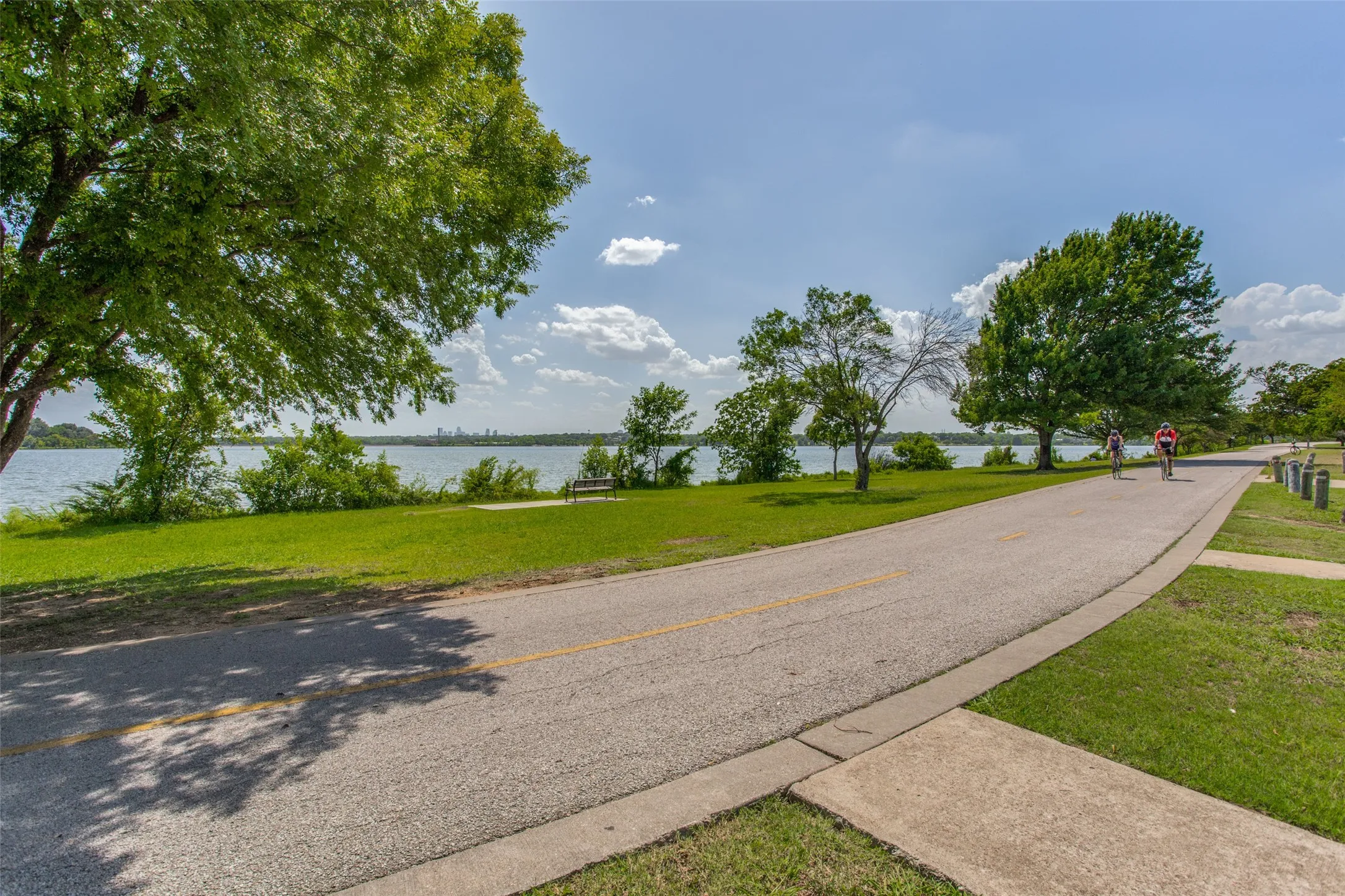 Single Family Residence For Sale in Dallas County , 8600 Forest Hills Boulevard, Dallas, Texas 75218, 3 Bedroom, 3 Bathroom, 2 Garage spaces, 2,564 Sqft, built in 2020, mls#21386519, Real Estate Agent in Dallas, Homes For Sale in Dallas county, Homes For Sale in Dallas, Realtor in Dallas Texas, Real Estate Brokerage Independent Realty Texas, Luminita Cordes Realtor