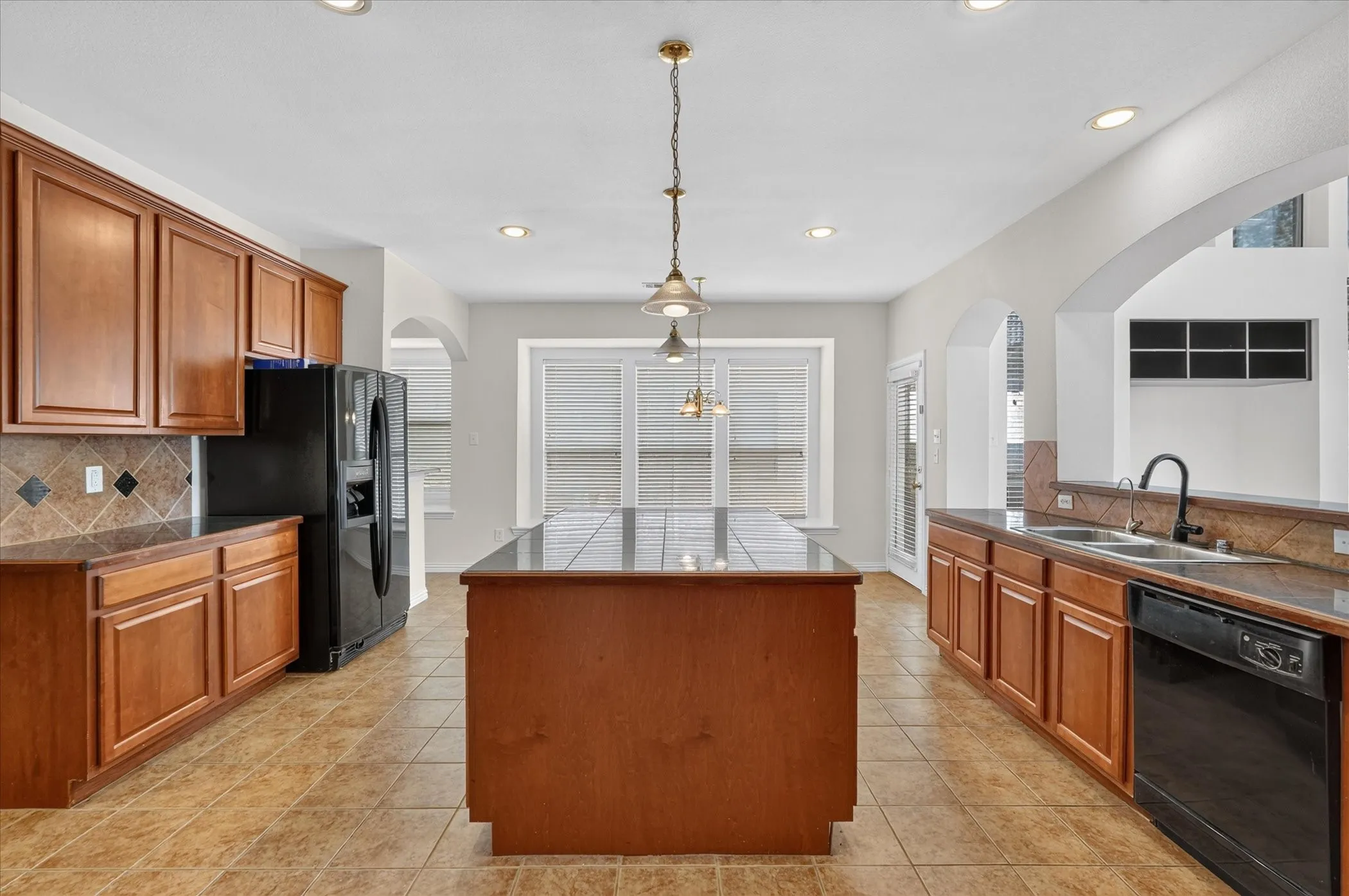 Single Family Residence For Rent in Dallas County , 10302 Fairway Vista Drive, Rowlett, Texas 75089, 5 Bedroom, 4 Bathroom, 2 Garage spaces, 3,814 Sqft, built in 2003, mls#21388244, Real Estate Agent in Rowlett, Homes For Rent in Dallas county, Homes For Rent in Rowlett, Realtor in Rowlett Texas, Real Estate Brokerage Independent Realty Texas, Luminita Cordes Realtor