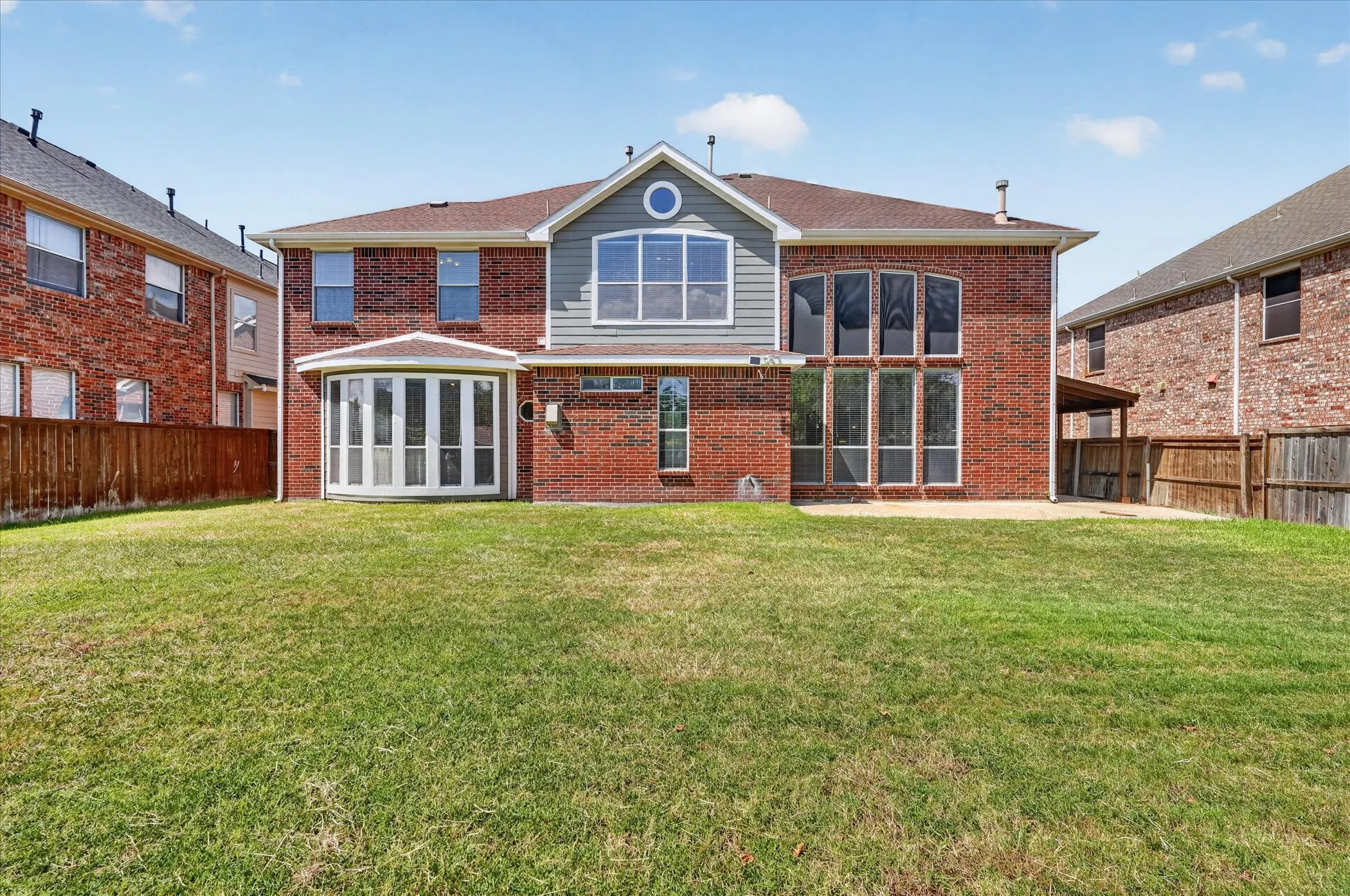Single Family Residence For Rent in Dallas County , 10302 Fairway Vista Drive, Rowlett, Texas 75089, 5 Bedroom, 4 Bathroom, 2 Garage spaces, 3,814 Sqft, built in 2003, mls#21388244, Real Estate Agent in Rowlett, Homes For Rent in Dallas county, Homes For Rent in Rowlett, Realtor in Rowlett Texas, Real Estate Brokerage Independent Realty Texas, Luminita Cordes Realtor