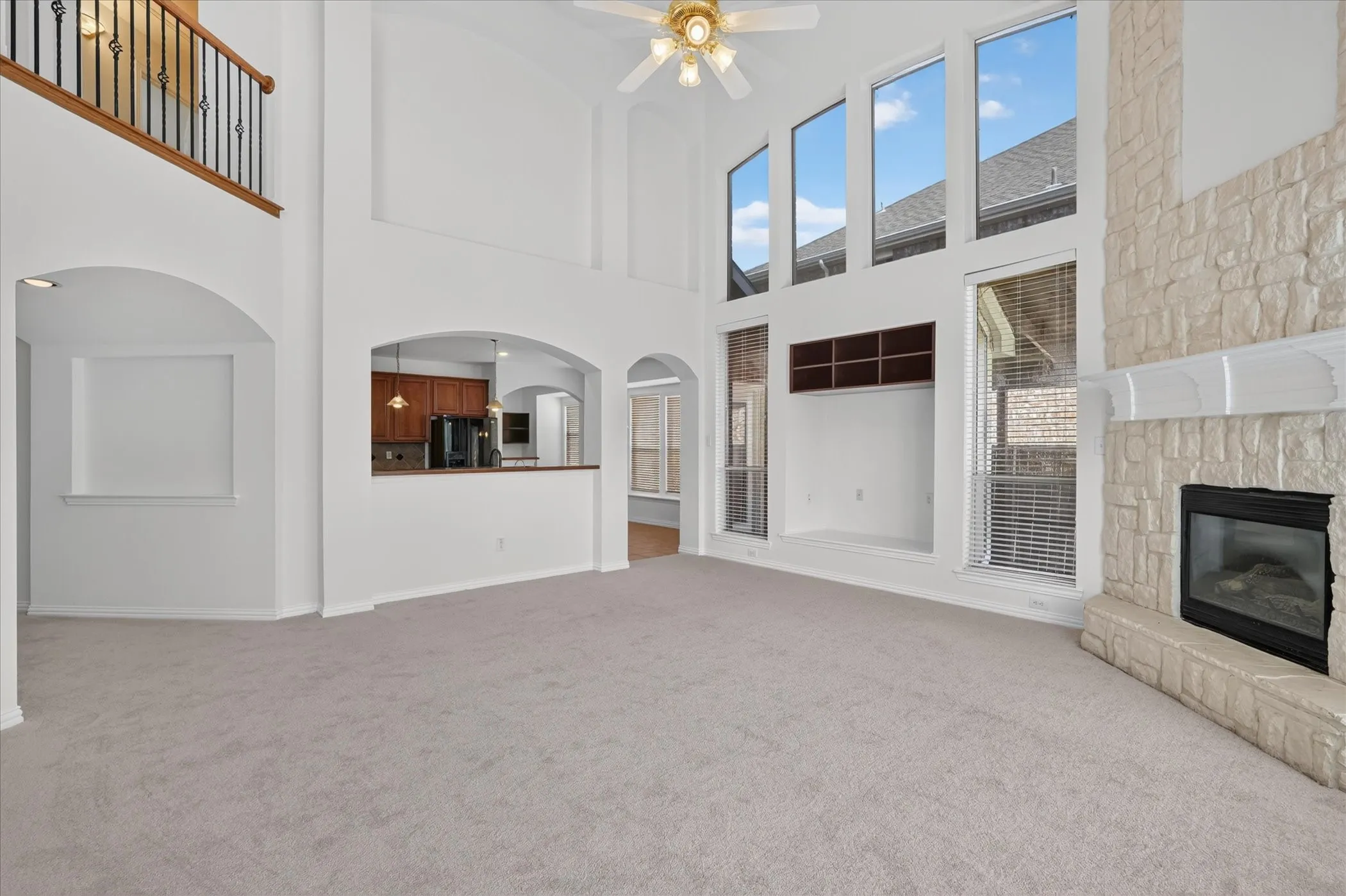 Single Family Residence For Rent in Dallas County , 10302 Fairway Vista Drive, Rowlett, Texas 75089, 5 Bedroom, 4 Bathroom, 2 Garage spaces, 3,814 Sqft, built in 2003, mls#21388244, Real Estate Agent in Rowlett, Homes For Rent in Dallas county, Homes For Rent in Rowlett, Realtor in Rowlett Texas, Real Estate Brokerage Independent Realty Texas, Luminita Cordes Realtor