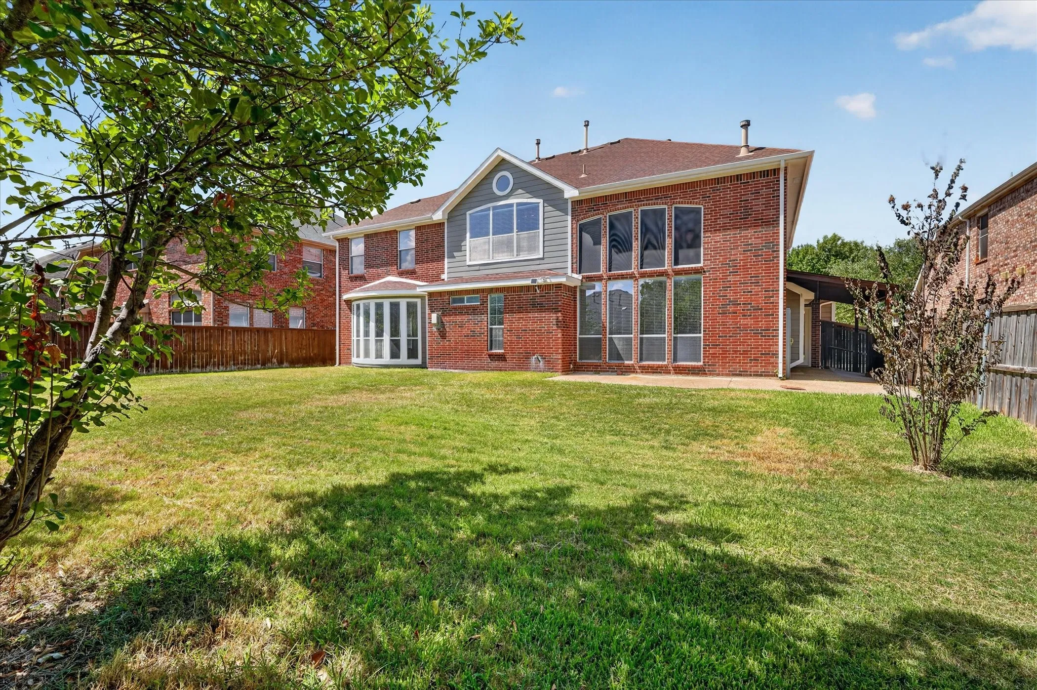 Single Family Residence For Rent in Dallas County , 10302 Fairway Vista Drive, Rowlett, Texas 75089, 5 Bedroom, 4 Bathroom, 2 Garage spaces, 3,814 Sqft, built in 2003, mls#21388244, Real Estate Agent in Rowlett, Homes For Rent in Dallas county, Homes For Rent in Rowlett, Realtor in Rowlett Texas, Real Estate Brokerage Independent Realty Texas, Luminita Cordes Realtor