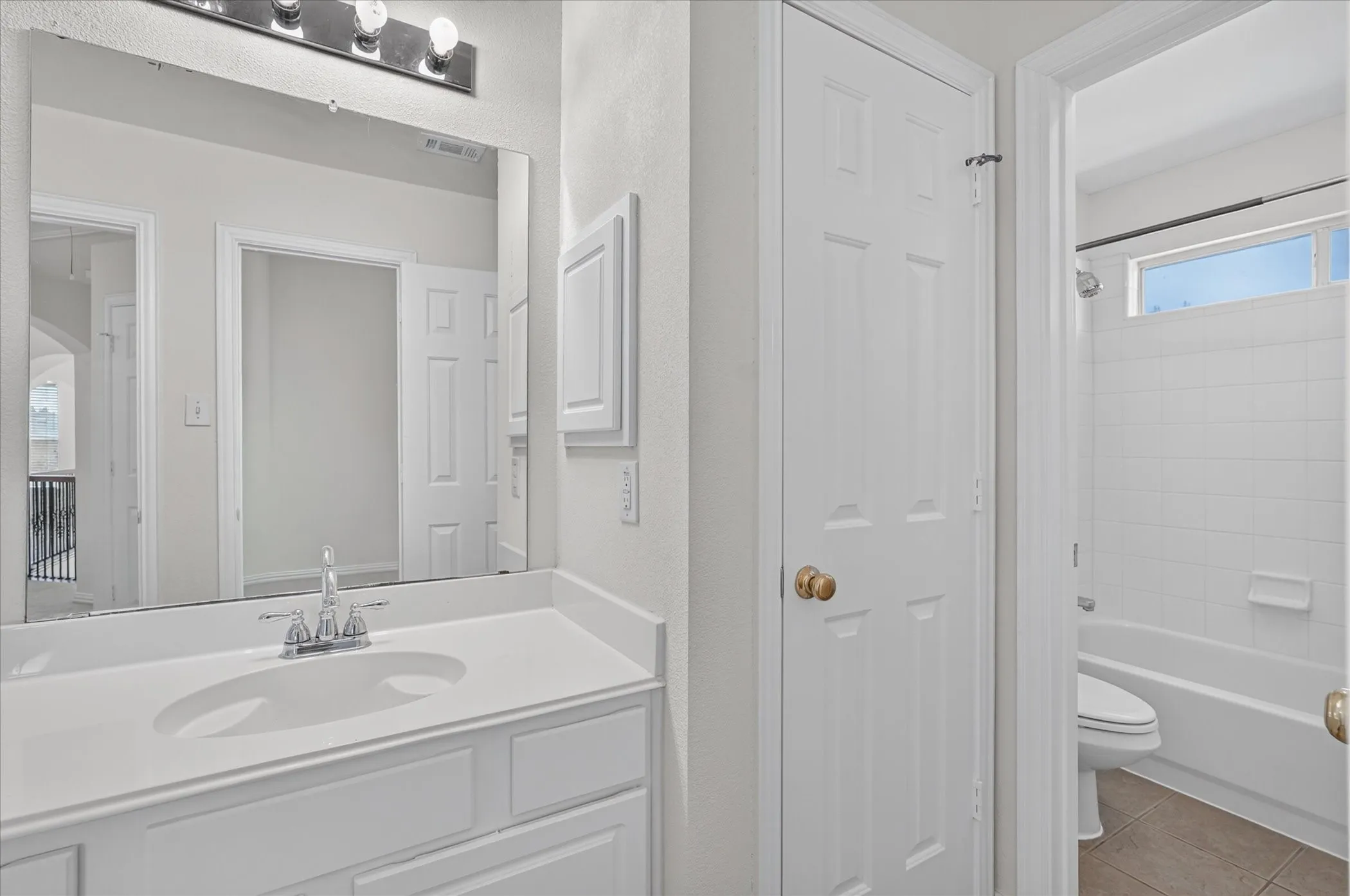 Single Family Residence For Rent in Dallas County , 10302 Fairway Vista Drive, Rowlett, Texas 75089, 5 Bedroom, 4 Bathroom, 2 Garage spaces, 3,814 Sqft, built in 2003, mls#21388244, Real Estate Agent in Rowlett, Homes For Rent in Dallas county, Homes For Rent in Rowlett, Realtor in Rowlett Texas, Real Estate Brokerage Independent Realty Texas, Luminita Cordes Realtor