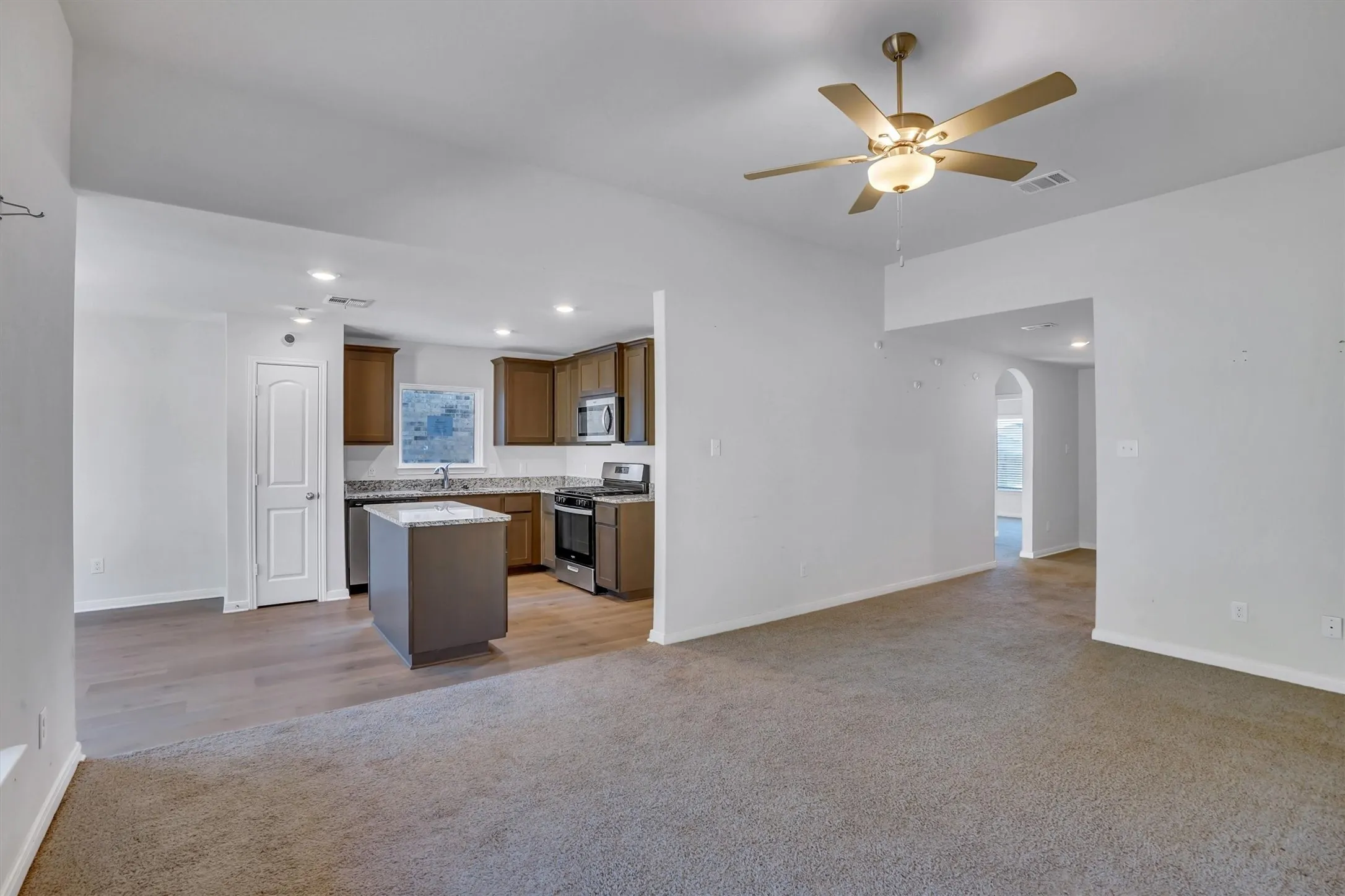 Single Family Residence For Sale in Ellis County , 921 Clark Drive, Ferris, Texas 75125, 3 Bedroom, 2 Bathroom, 2 Garage spaces, 1,419 Sqft, built in 2024, mls#21387754, Real Estate Agent in Ferris, Homes For Sale in Ellis county, Homes For Sale in Ferris, Realtor in Ferris Texas, Real Estate Brokerage Independent Realty Texas, Luminita Cordes Realtor