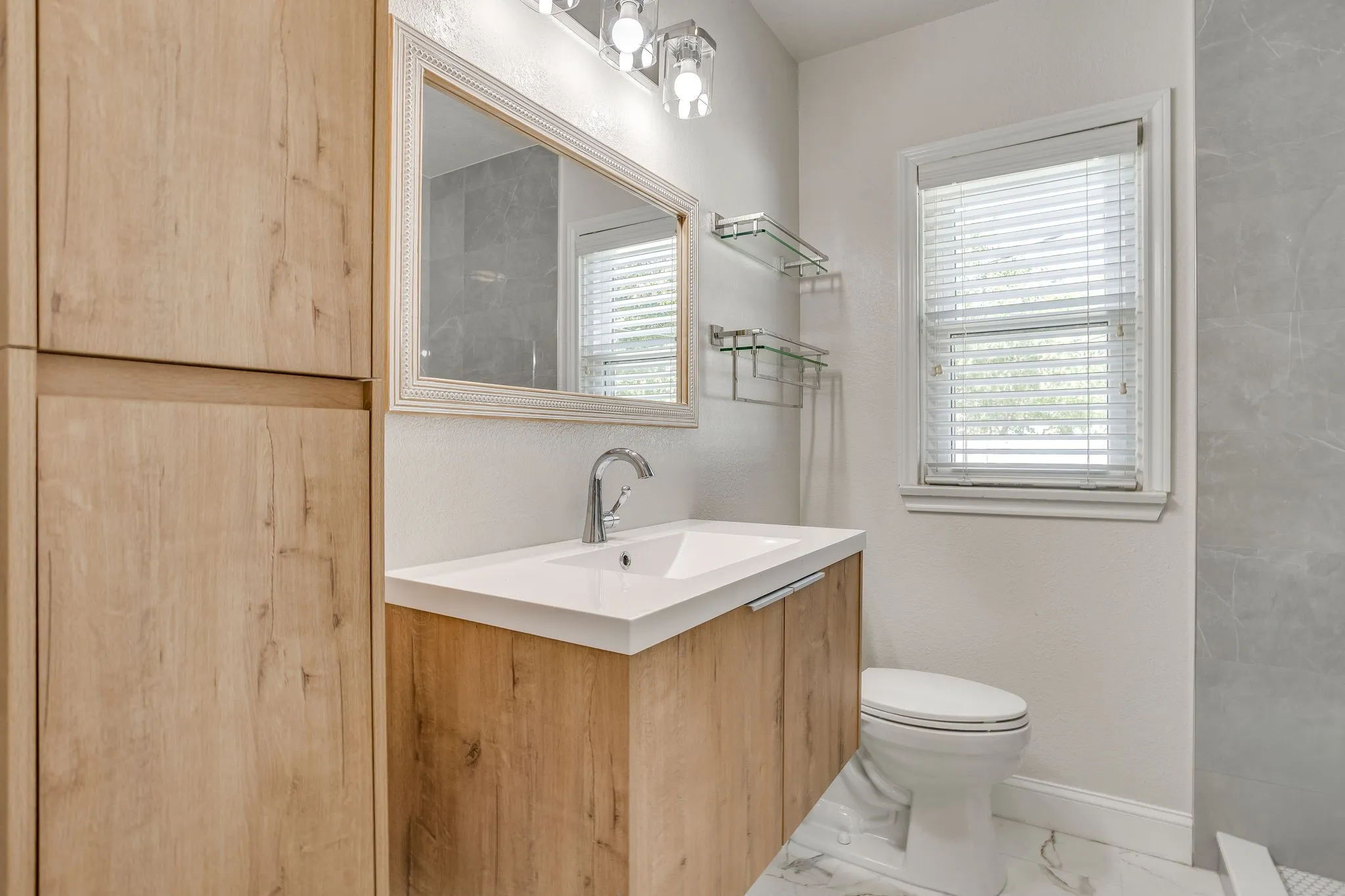 Single Family Residence For Rent in Tarrant County , 6404 Malvey Avenue, Fort Worth, Texas 76116, 2 Bedroom, 1 Bathroom, 1 Garage spaces, 1,022 Sqft, built in 1942, mls#21388101, Real Estate Agent in Fort Worth, Homes For Rent in Tarrant county, Homes For Rent in Fort Worth, Realtor in Fort Worth Texas, Real Estate Brokerage Independent Realty Texas, Luminita Cordes Realtor