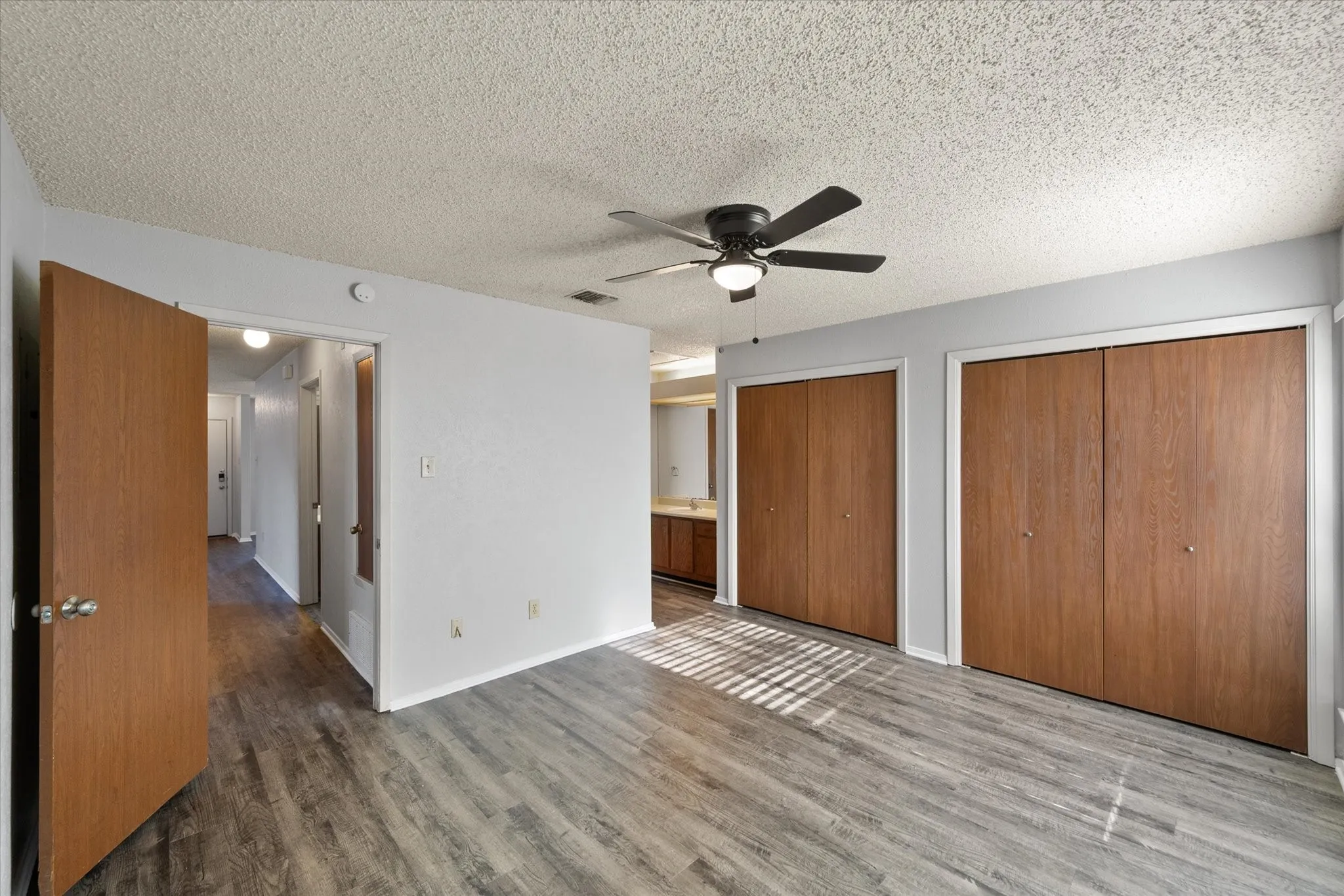 Quadruplex For Rent in Tarrant County , 406 E Denton Drive 36, Euless, Texas 76039, 2 Bedroom, 1 Bathroom, Garage spaces, 1,014 Sqft, built in 1982, mls#21388246, Real Estate Agent in Euless, Homes For Rent in Tarrant county, Homes For Rent in Euless, Realtor in Euless Texas, Real Estate Brokerage Independent Realty Texas, Luminita Cordes Realtor
