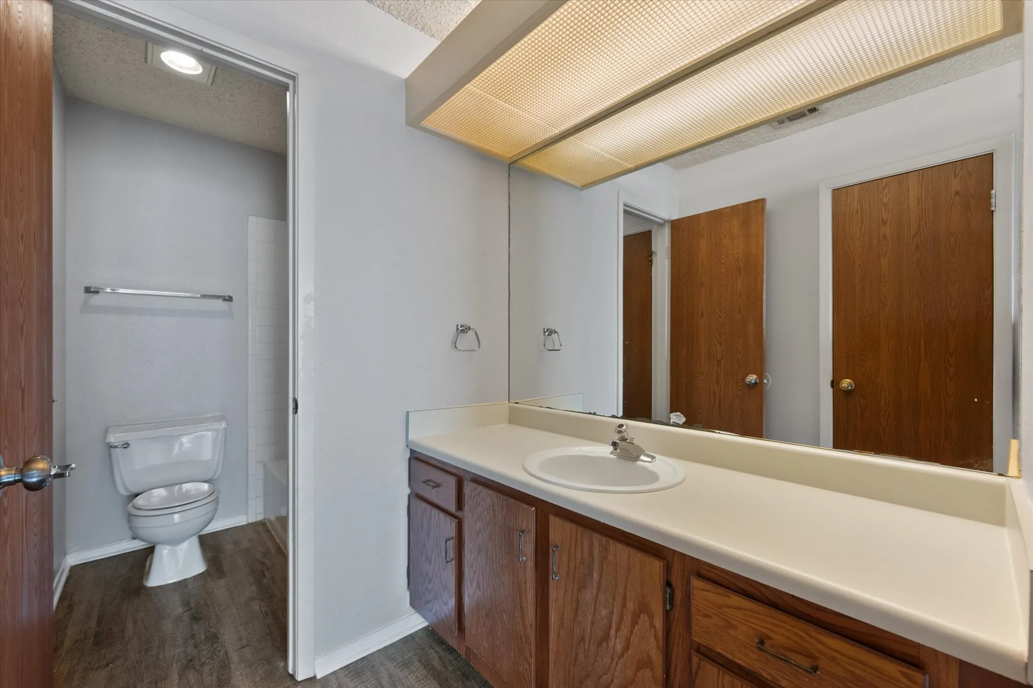 Quadruplex For Rent in Tarrant County , 406 E Denton Drive 36, Euless, Texas 76039, 2 Bedroom, 1 Bathroom, Garage spaces, 1,014 Sqft, built in 1982, mls#21388246, Real Estate Agent in Euless, Homes For Rent in Tarrant county, Homes For Rent in Euless, Realtor in Euless Texas, Real Estate Brokerage Independent Realty Texas, Luminita Cordes Realtor
