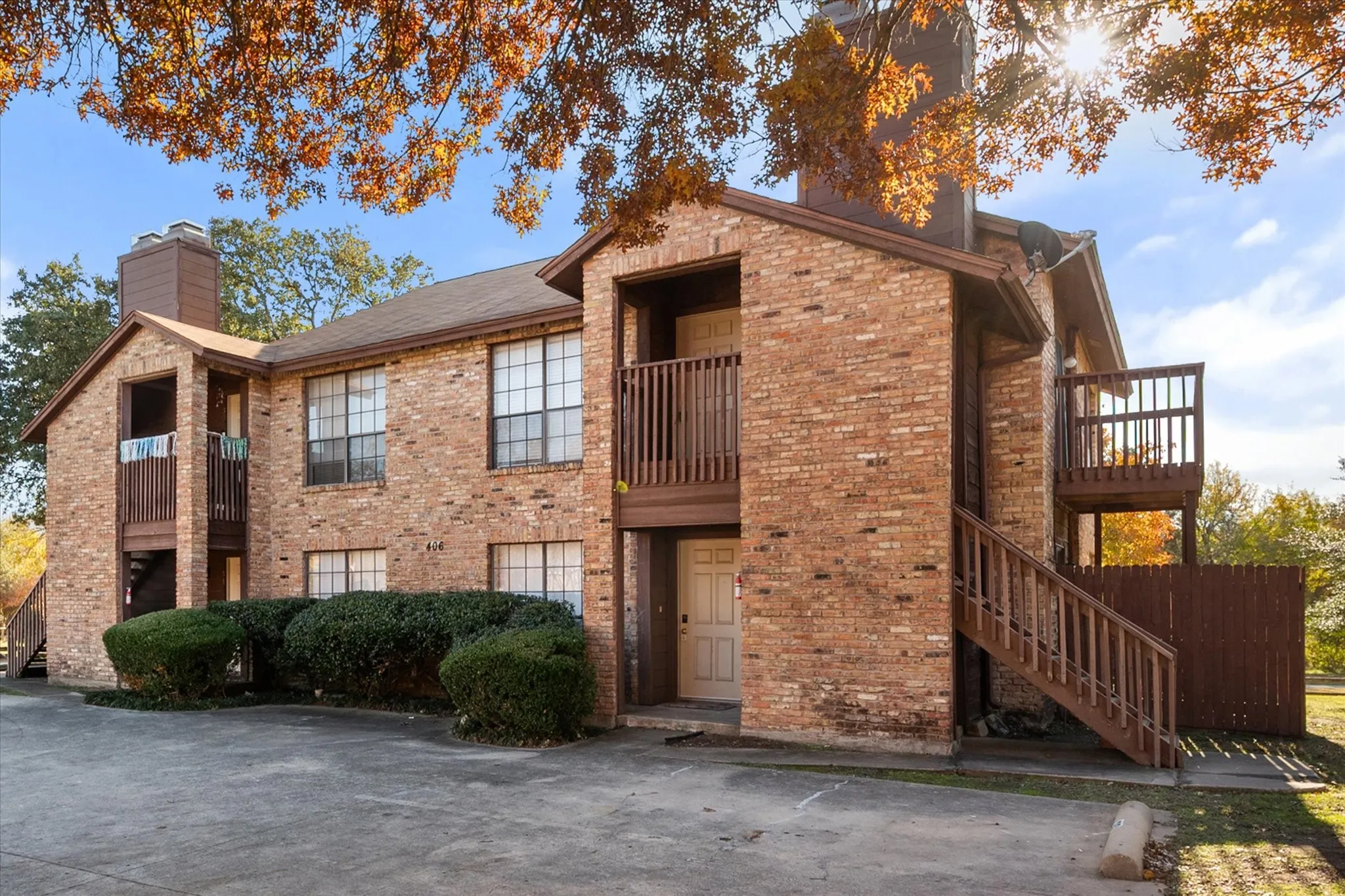 Quadruplex For Rent in Tarrant County , 406 E Denton Drive 36, Euless, Texas 76039, 2 Bedroom, 1 Bathroom, Garage spaces, 1,014 Sqft, built in 1982, mls#21388246, Real Estate Agent in Euless, Homes For Rent in Tarrant county, Homes For Rent in Euless, Realtor in Euless Texas, Real Estate Brokerage Independent Realty Texas, Luminita Cordes Realtor