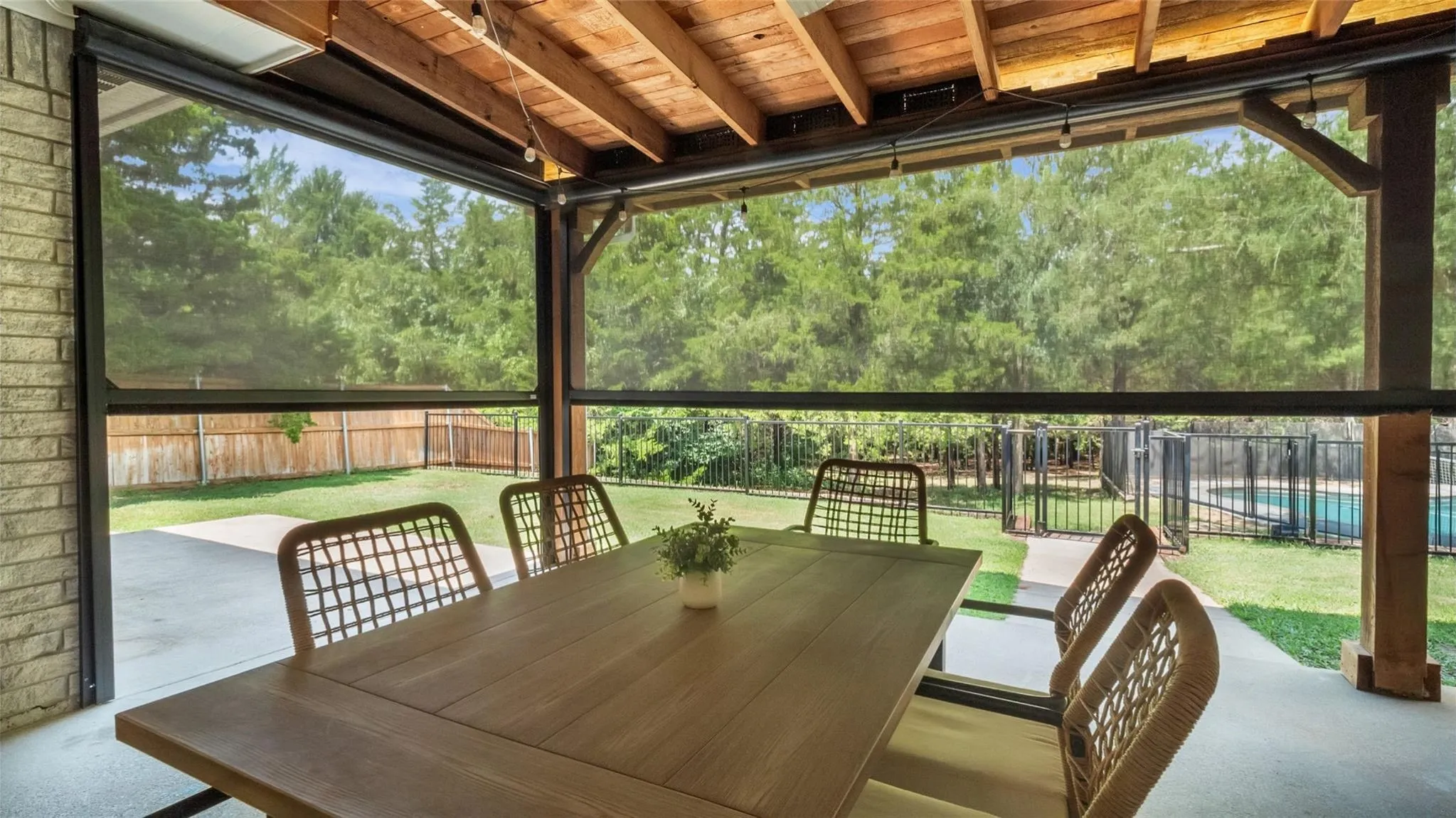 Single Family Residence For Sale in Grayson County , 1011 Sister Grove Road, Van Alstyne, Texas 75495, 3 Bedroom, 2 Bathroom, Garage spaces, 1,877 Sqft, built in 2006, mls#21388251, Real Estate Agent in Van Alstyne, Homes For Sale in Grayson county, Homes For Sale in Van Alstyne, Realtor in Van Alstyne Texas, Real Estate Brokerage Independent Realty Texas, Luminita Cordes Realtor