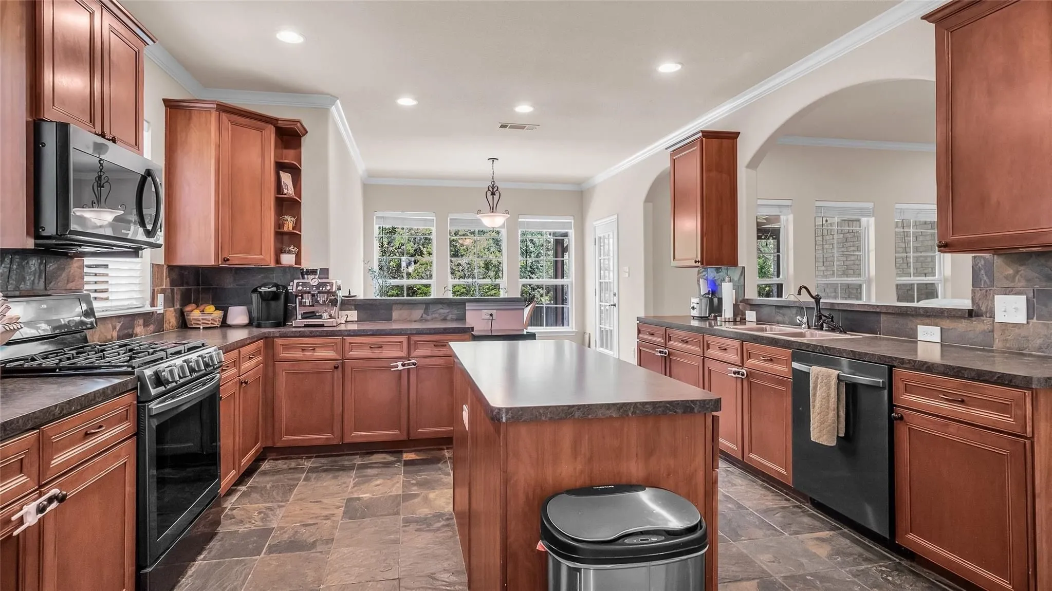 Single Family Residence For Sale in Grayson County , 1011 Sister Grove Road, Van Alstyne, Texas 75495, 3 Bedroom, 2 Bathroom, Garage spaces, 1,877 Sqft, built in 2006, mls#21388251, Real Estate Agent in Van Alstyne, Homes For Sale in Grayson county, Homes For Sale in Van Alstyne, Realtor in Van Alstyne Texas, Real Estate Brokerage Independent Realty Texas, Luminita Cordes Realtor