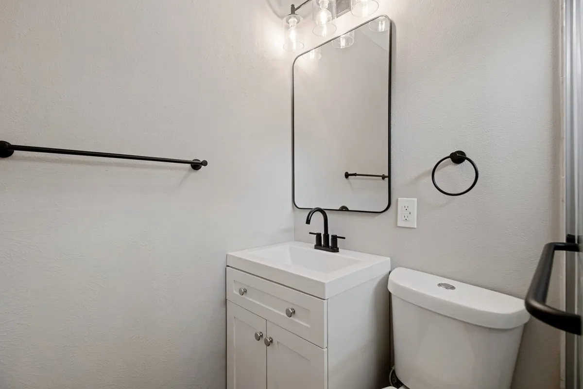 Single Family Residence For Rent in Dallas County , 4219 Aero Drive, Dallas, Texas 75209, 3 Bedroom, 2 Bathroom, 2 Garage spaces, 1,173 Sqft, built in 1941, mls#21388252, Real Estate Agent in Dallas, Homes For Rent in Dallas county, Homes For Rent in Dallas, Realtor in Dallas Texas, Real Estate Brokerage Independent Realty Texas, Luminita Cordes Realtor