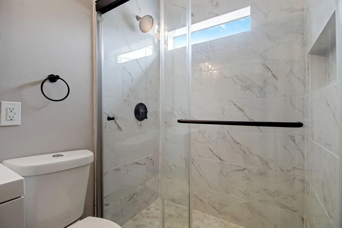 Single Family Residence For Rent in Dallas County , 4219 Aero Drive, Dallas, Texas 75209, 3 Bedroom, 2 Bathroom, 2 Garage spaces, 1,173 Sqft, built in 1941, mls#21388252, Real Estate Agent in Dallas, Homes For Rent in Dallas county, Homes For Rent in Dallas, Realtor in Dallas Texas, Real Estate Brokerage Independent Realty Texas, Luminita Cordes Realtor