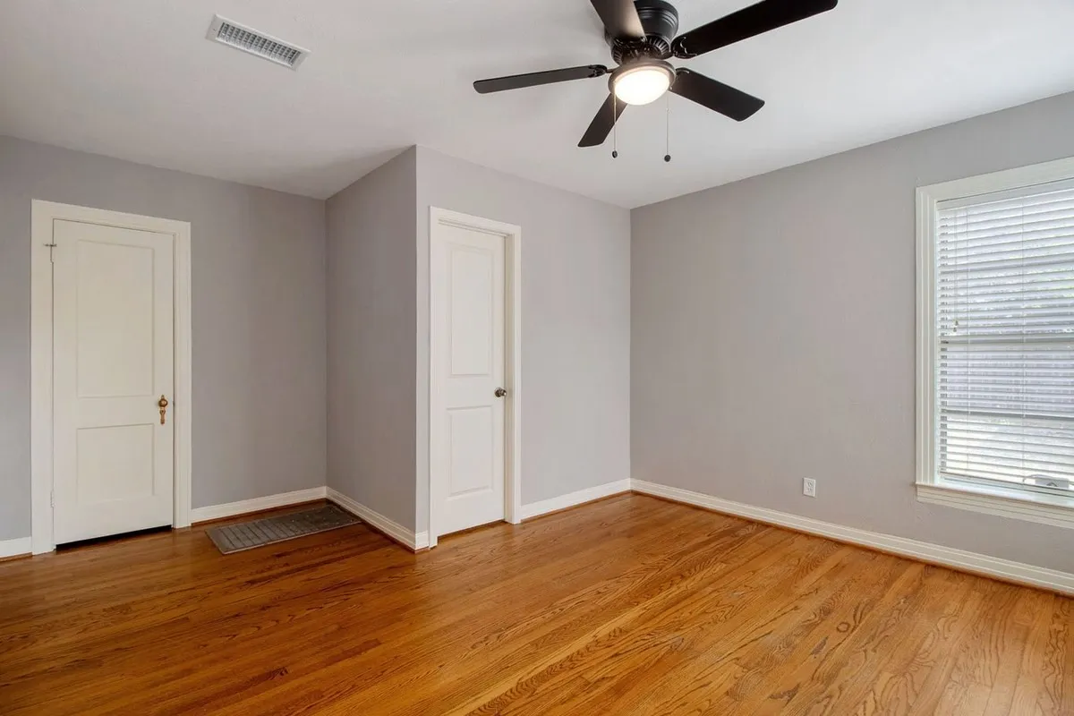 Single Family Residence For Rent in Dallas County , 4219 Aero Drive, Dallas, Texas 75209, 3 Bedroom, 2 Bathroom, 2 Garage spaces, 1,173 Sqft, built in 1941, mls#21388252, Real Estate Agent in Dallas, Homes For Rent in Dallas county, Homes For Rent in Dallas, Realtor in Dallas Texas, Real Estate Brokerage Independent Realty Texas, Luminita Cordes Realtor