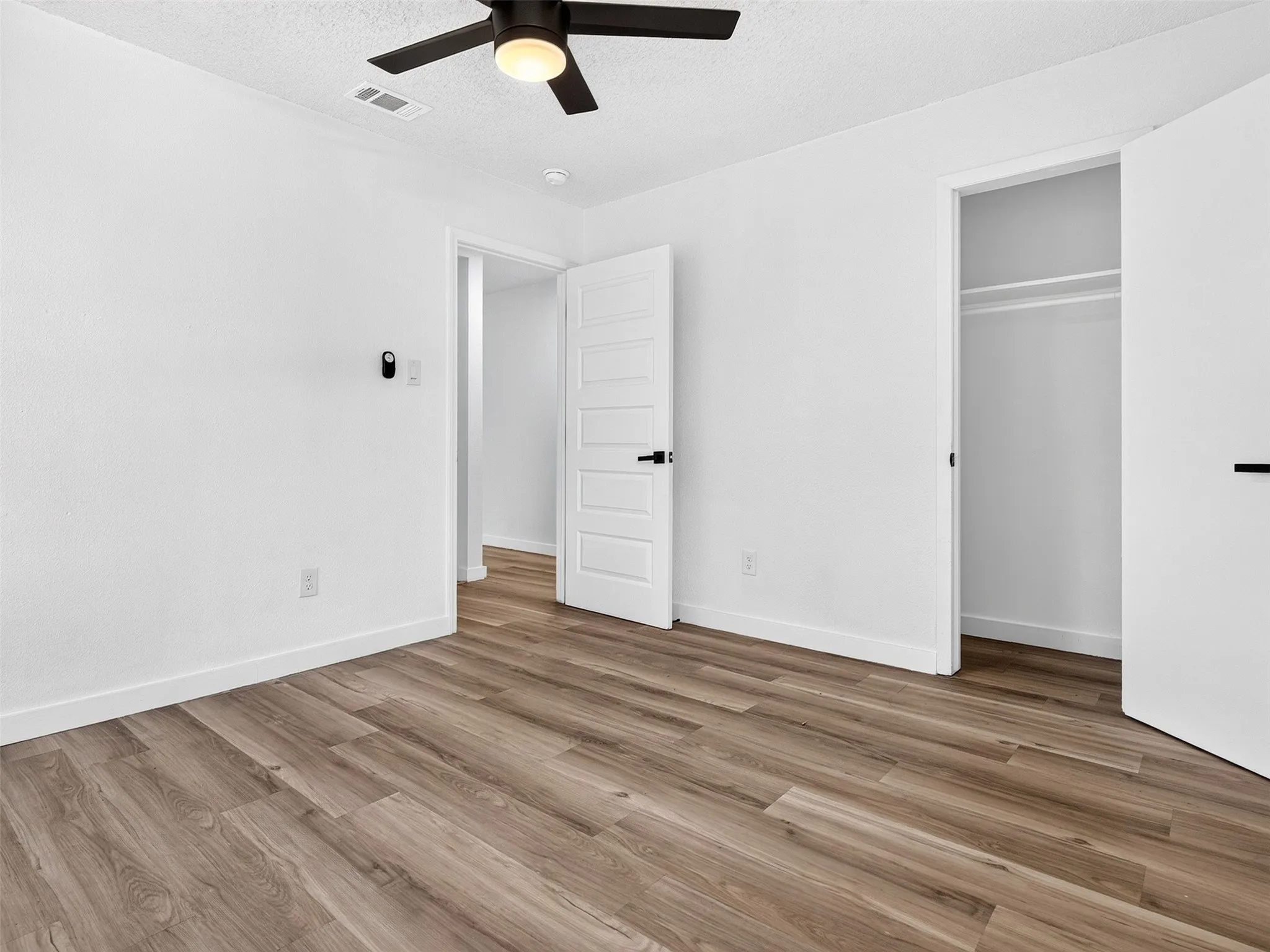 Single Family Residence For Sale in Dallas County , 2352 Talco Drive, Dallas, Texas 75241, 4 Bedroom, 2 Bathroom, 1 Garage spaces, 1,500 Sqft, built in 1960, mls#21388236, Real Estate Agent in Dallas, Homes For Sale in Dallas county, Homes For Sale in Dallas, Realtor in Dallas Texas, Real Estate Brokerage Independent Realty Texas, Luminita Cordes Realtor