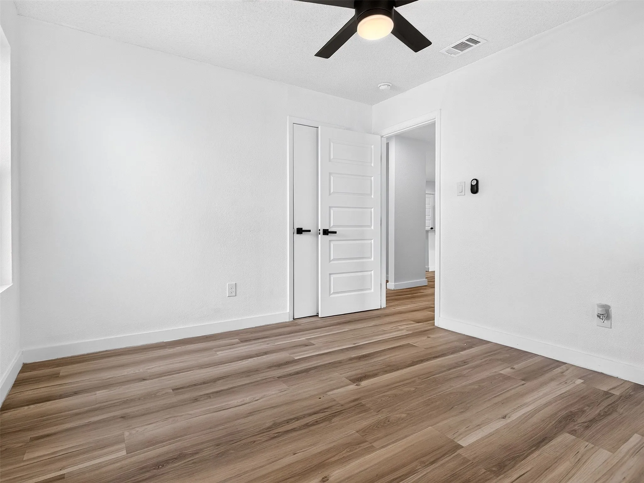 Single Family Residence For Sale in Dallas County , 2352 Talco Drive, Dallas, Texas 75241, 4 Bedroom, 2 Bathroom, 1 Garage spaces, 1,500 Sqft, built in 1960, mls#21388236, Real Estate Agent in Dallas, Homes For Sale in Dallas county, Homes For Sale in Dallas, Realtor in Dallas Texas, Real Estate Brokerage Independent Realty Texas, Luminita Cordes Realtor