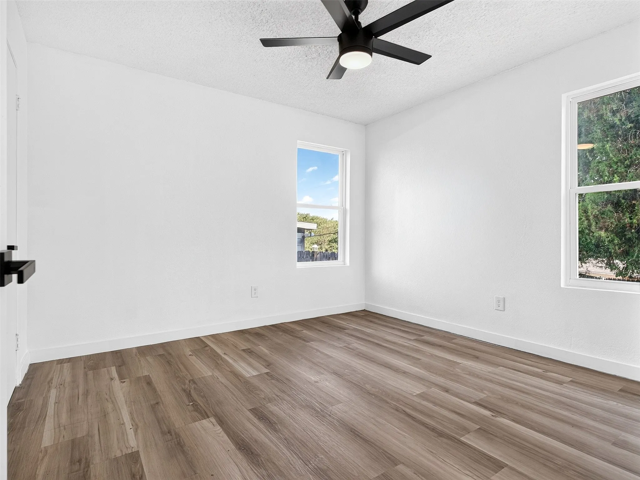 Single Family Residence For Sale in Dallas County , 2352 Talco Drive, Dallas, Texas 75241, 4 Bedroom, 2 Bathroom, 1 Garage spaces, 1,500 Sqft, built in 1960, mls#21388236, Real Estate Agent in Dallas, Homes For Sale in Dallas county, Homes For Sale in Dallas, Realtor in Dallas Texas, Real Estate Brokerage Independent Realty Texas, Luminita Cordes Realtor