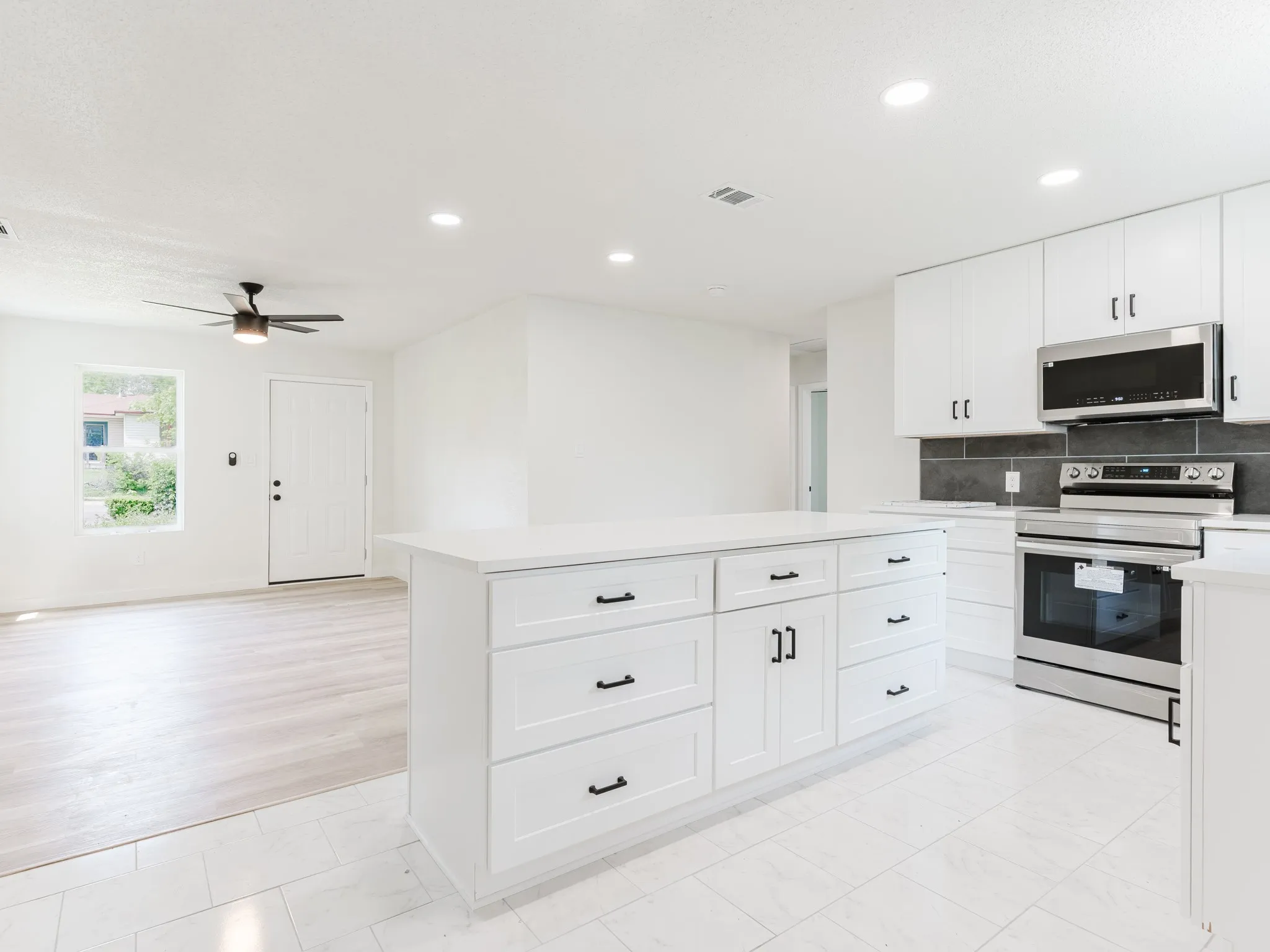 Single Family Residence For Sale in Dallas County , 2352 Talco Drive, Dallas, Texas 75241, 4 Bedroom, 2 Bathroom, 1 Garage spaces, 1,500 Sqft, built in 1960, mls#21388236, Real Estate Agent in Dallas, Homes For Sale in Dallas county, Homes For Sale in Dallas, Realtor in Dallas Texas, Real Estate Brokerage Independent Realty Texas, Luminita Cordes Realtor