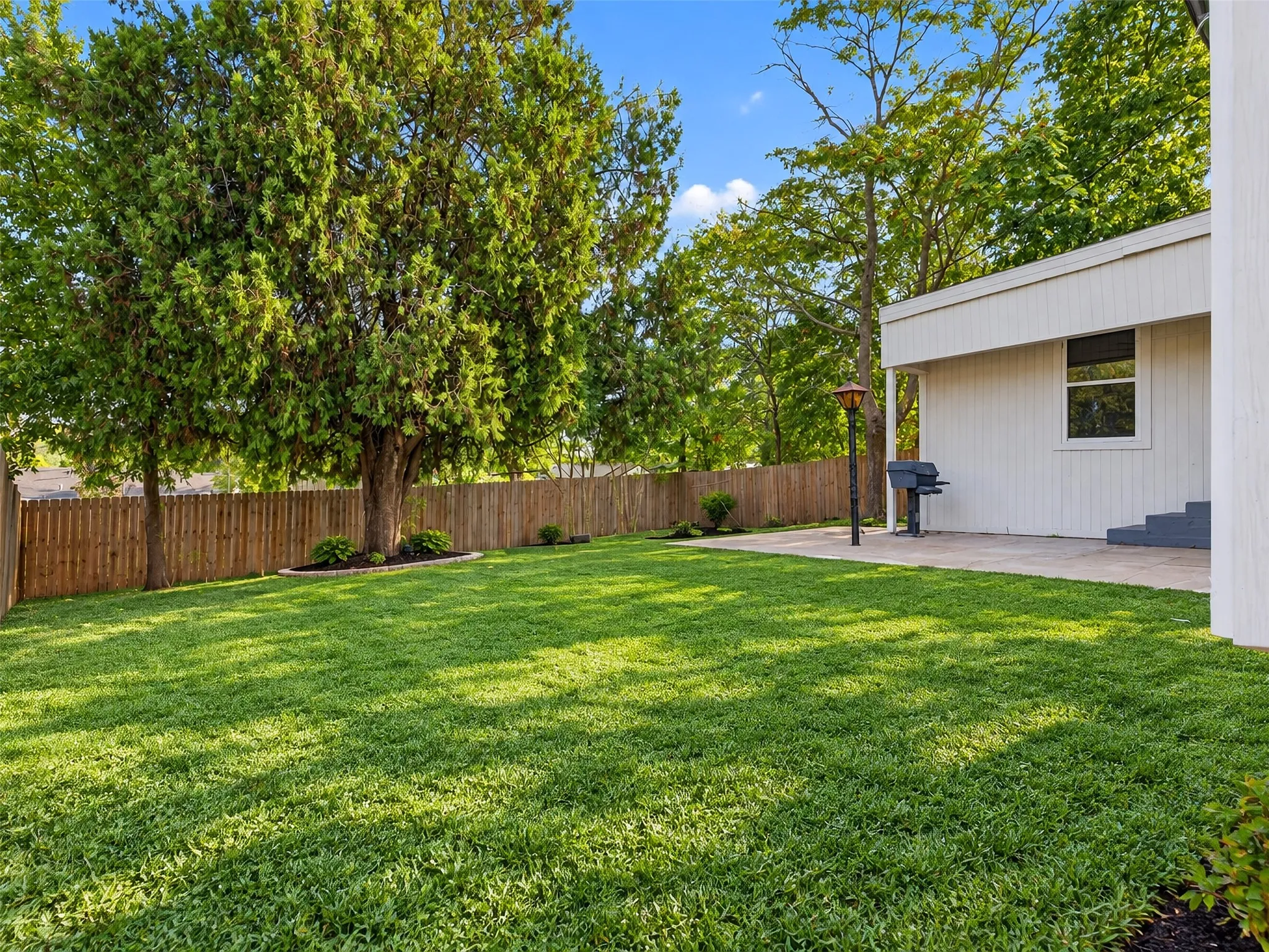 Single Family Residence For Sale in Dallas County , 2352 Talco Drive, Dallas, Texas 75241, 4 Bedroom, 2 Bathroom, 1 Garage spaces, 1,500 Sqft, built in 1960, mls#21388236, Real Estate Agent in Dallas, Homes For Sale in Dallas county, Homes For Sale in Dallas, Realtor in Dallas Texas, Real Estate Brokerage Independent Realty Texas, Luminita Cordes Realtor