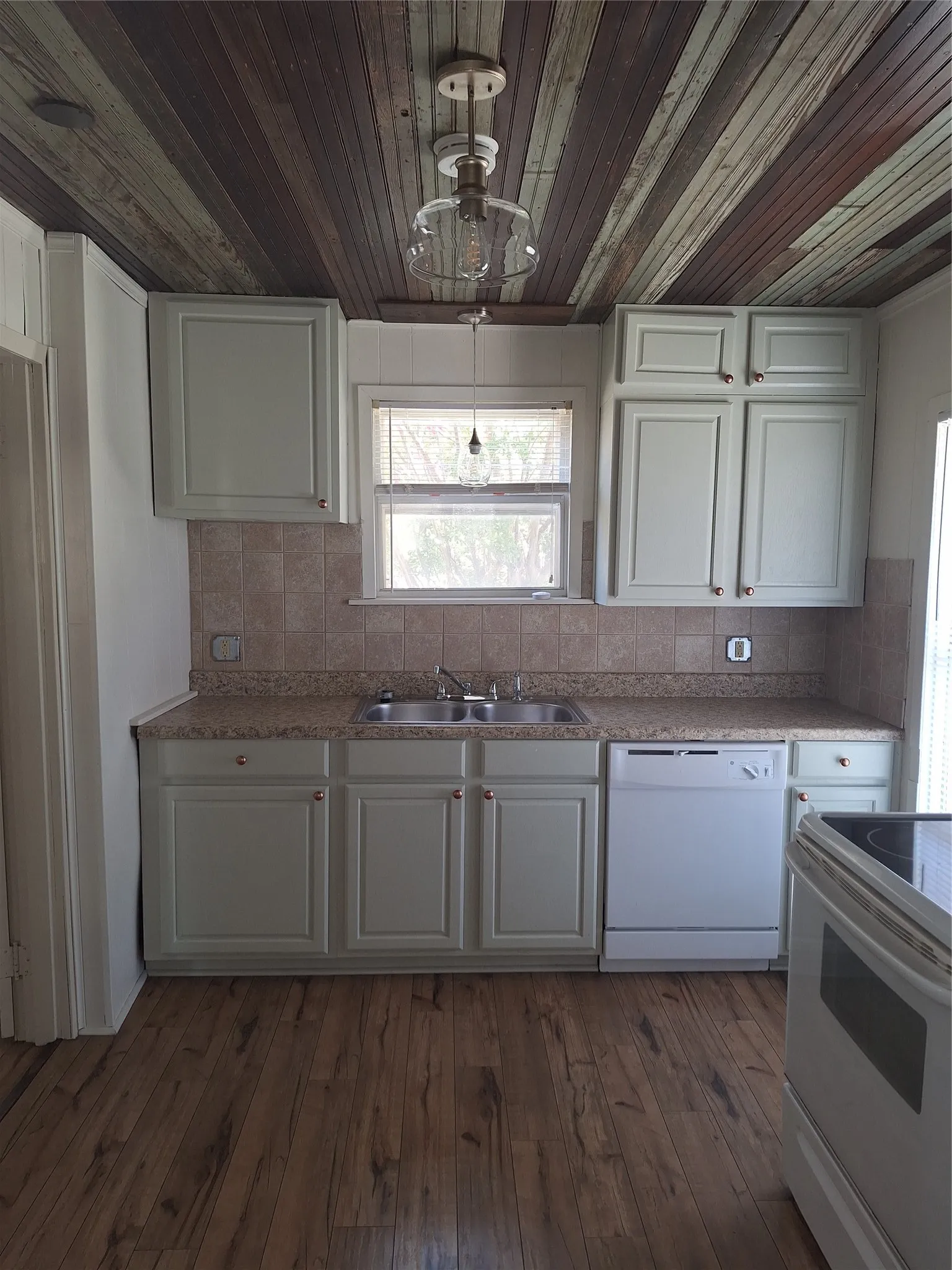 Apartment For Rent in Wise County , 101.5 E Hallsell, Decatur, Texas 76234, 0, 1 Bathroom, 1 Garage spaces, 704 Sqft, built in 1945, mls#21388271, Real Estate Agent in Decatur, Homes For Rent in Wise county, Homes For Rent in Decatur, Realtor in Decatur Texas, Real Estate Brokerage Independent Realty Texas, Luminita Cordes Realtor