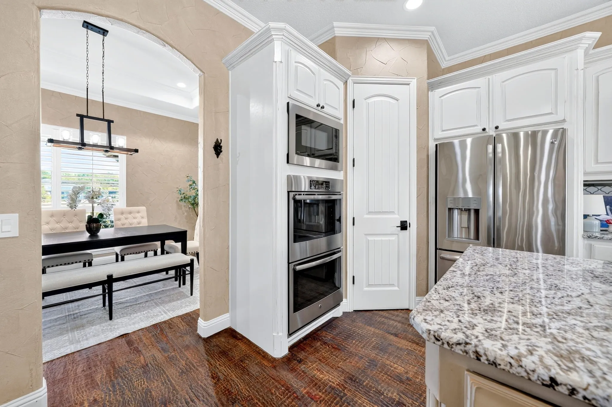 Single Family Residence For Sale in Hunt County , 2214 Buck Court, Caddo Mills, Texas 75135, 3 Bedroom, 4 Bathroom, 4 Garage spaces, 2,860 Sqft, built in 2016, mls#21388238, Real Estate Agent in Caddo Mills, Homes For Sale in Hunt county, Homes For Sale in Caddo Mills, Realtor in Caddo Mills Texas, Real Estate Brokerage Independent Realty Texas, Luminita Cordes Realtor