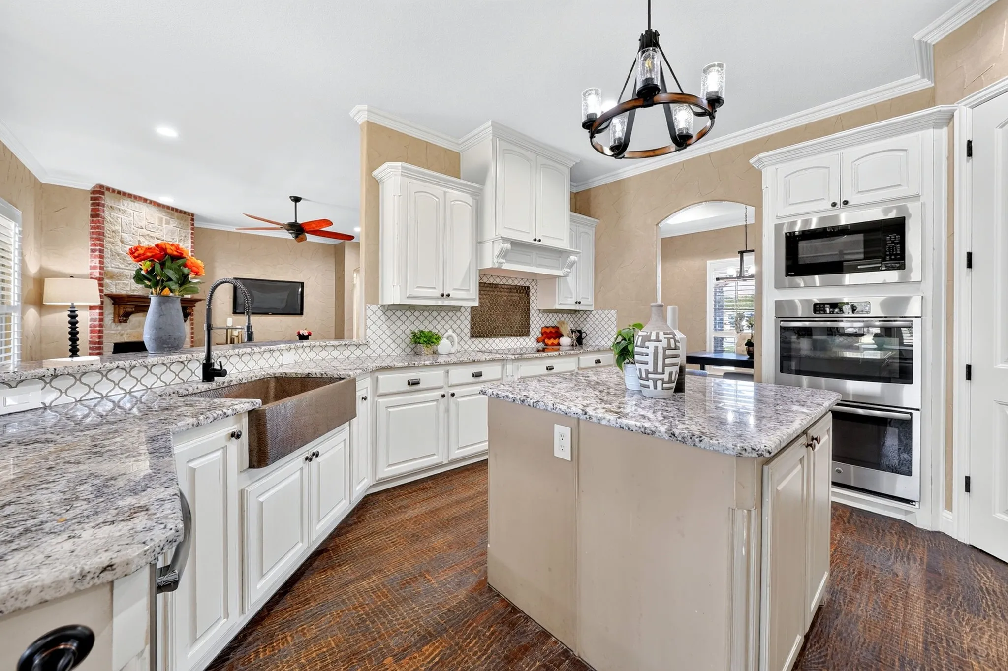 Single Family Residence For Sale in Hunt County , 2214 Buck Court, Caddo Mills, Texas 75135, 3 Bedroom, 4 Bathroom, 4 Garage spaces, 2,860 Sqft, built in 2016, mls#21388238, Real Estate Agent in Caddo Mills, Homes For Sale in Hunt county, Homes For Sale in Caddo Mills, Realtor in Caddo Mills Texas, Real Estate Brokerage Independent Realty Texas, Luminita Cordes Realtor