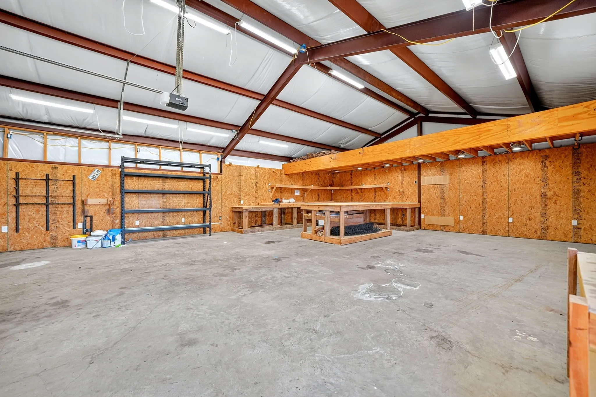 Single Family Residence For Sale in Hunt County , 2214 Buck Court, Caddo Mills, Texas 75135, 3 Bedroom, 4 Bathroom, 4 Garage spaces, 2,860 Sqft, built in 2016, mls#21388238, Real Estate Agent in Caddo Mills, Homes For Sale in Hunt county, Homes For Sale in Caddo Mills, Realtor in Caddo Mills Texas, Real Estate Brokerage Independent Realty Texas, Luminita Cordes Realtor