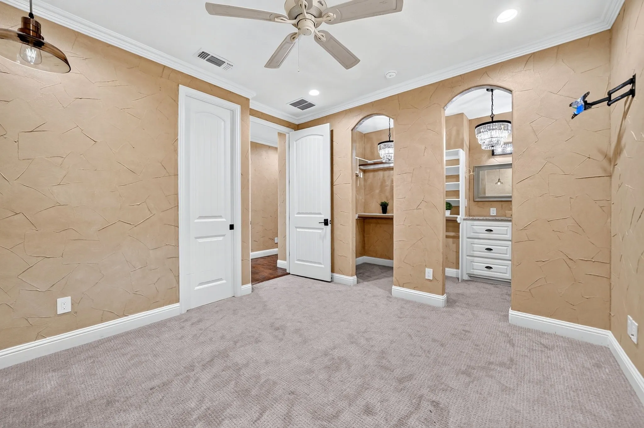 Single Family Residence For Sale in Hunt County , 2214 Buck Court, Caddo Mills, Texas 75135, 3 Bedroom, 4 Bathroom, 4 Garage spaces, 2,860 Sqft, built in 2016, mls#21388238, Real Estate Agent in Caddo Mills, Homes For Sale in Hunt county, Homes For Sale in Caddo Mills, Realtor in Caddo Mills Texas, Real Estate Brokerage Independent Realty Texas, Luminita Cordes Realtor